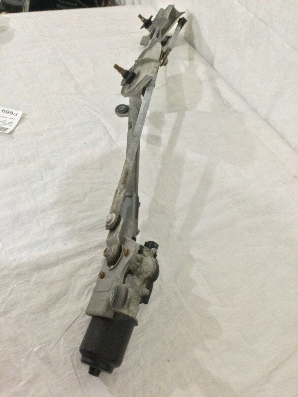 2007 Nissan Versa Front Windshield Wiper Motor W/ Linkage OEM 