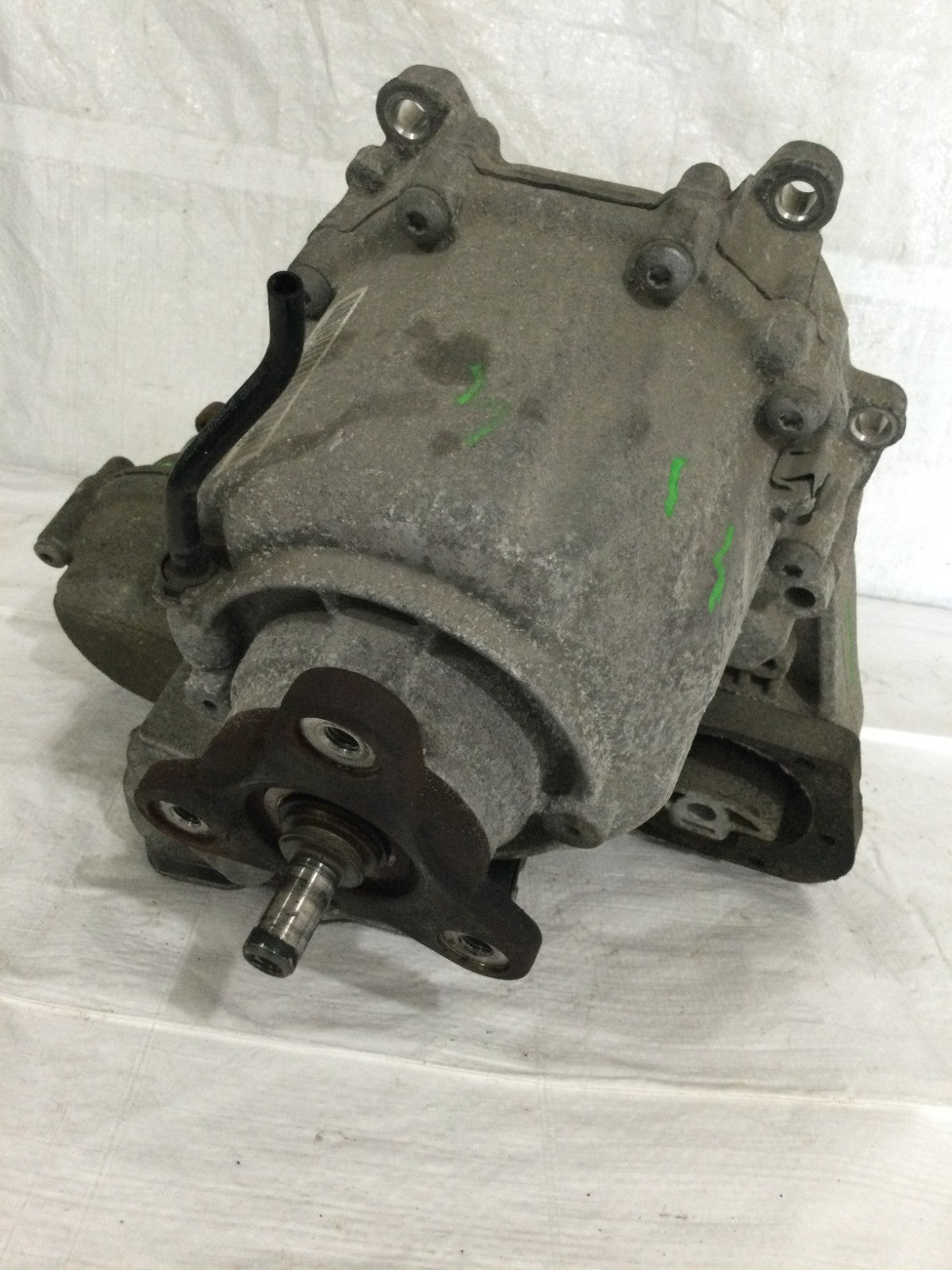 2012 BMW X1 2.0L Transfer Case OEM