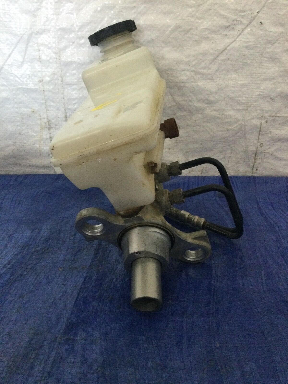 2016-2018 Chevrolet Cruze Master Brake Cylinder W/ Reservoir OEM