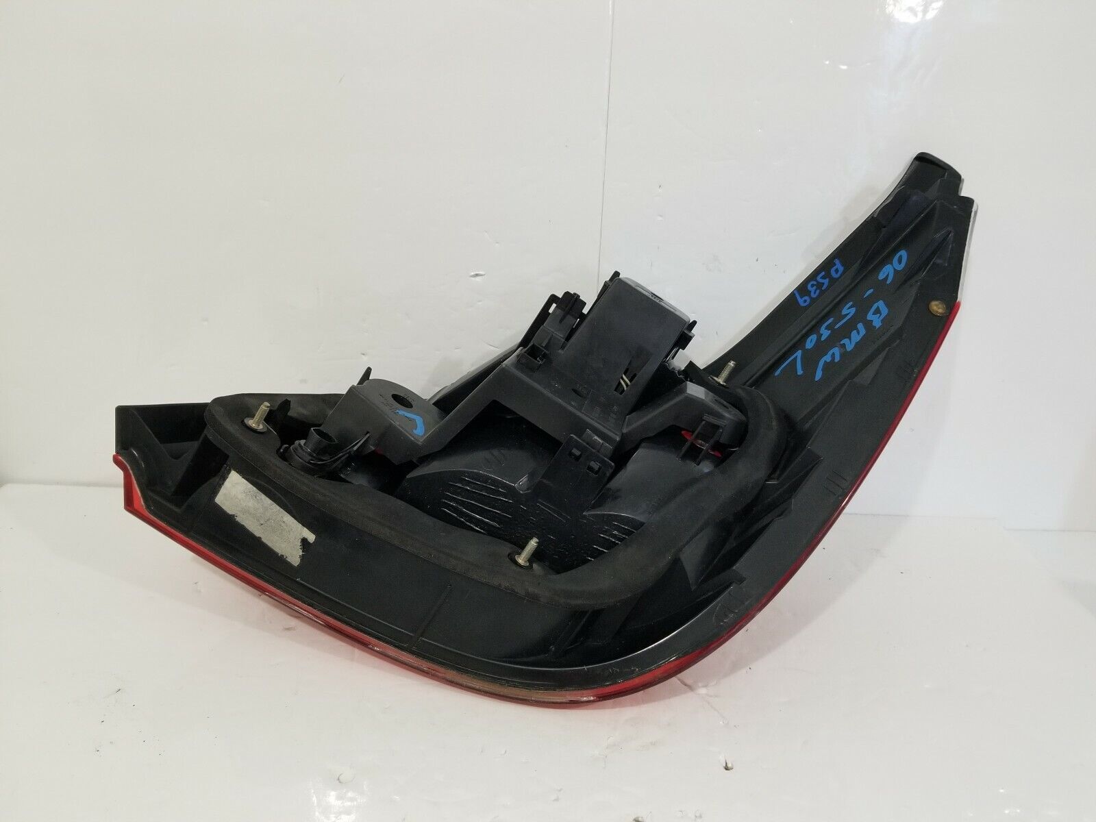 2004 2005 2006 2007 BMW E60 Left Driver Side Rear Tail Light Lamp 6923305 OEM