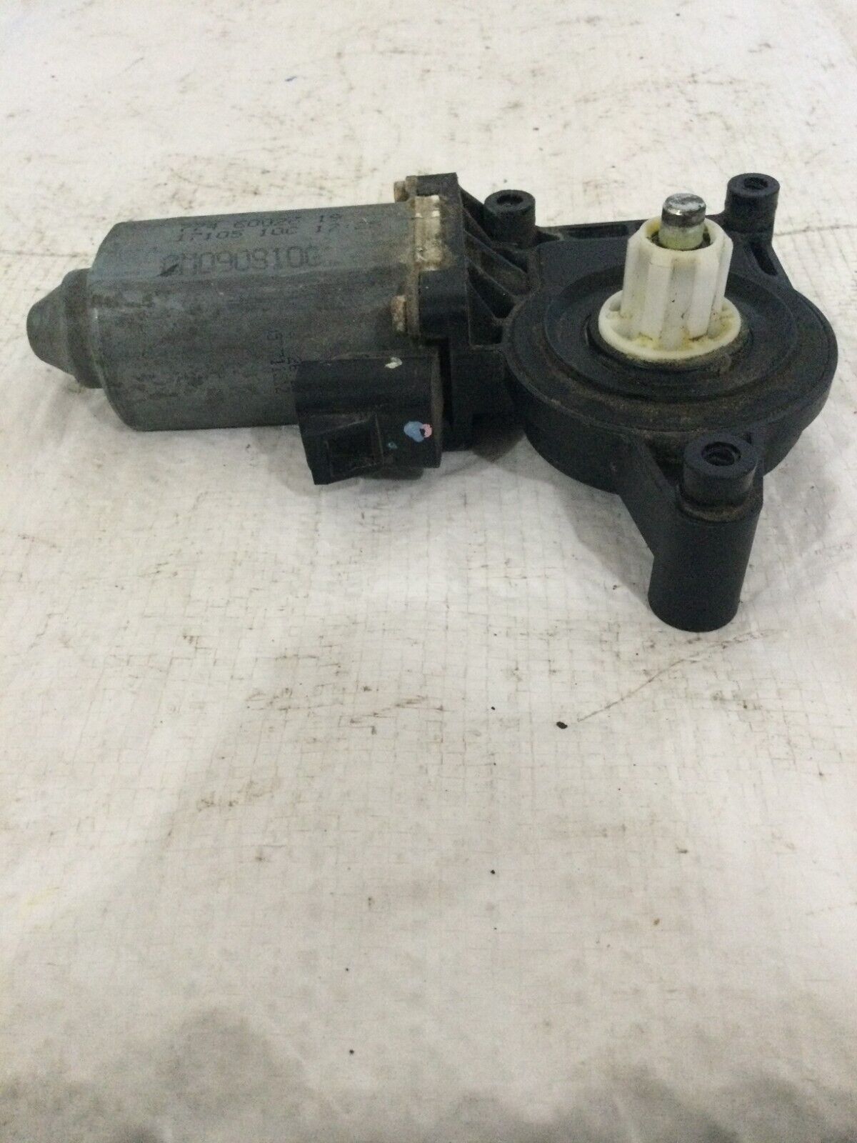2003-2006 Cadillac Escalade EXT Front Left Power Window Motor OEM