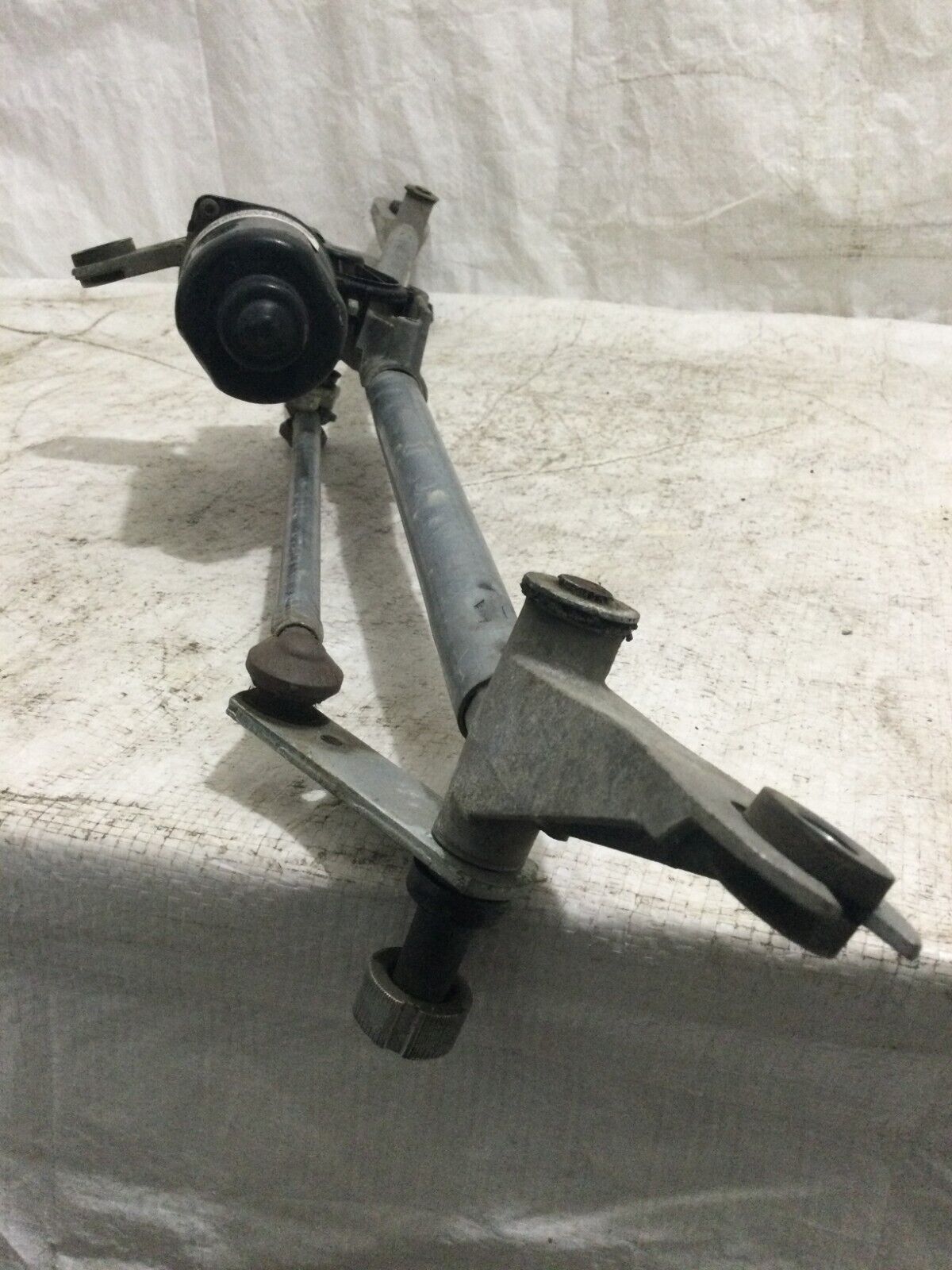 2007 Dodge Ram 3500 Front Wiper Motor W/ Linkage OEM 6.7L Diesel