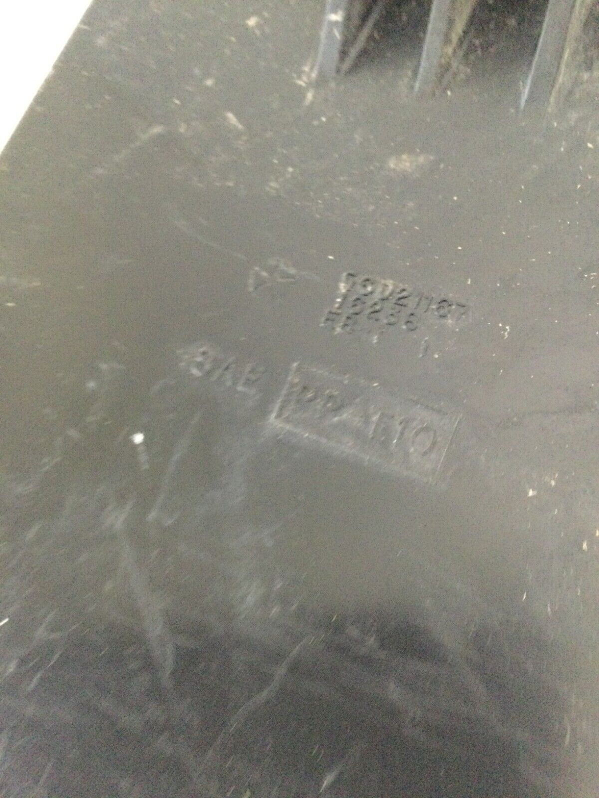 2001 Dodge Ram 1500 Engine Fuse Box 56020500AE OEM