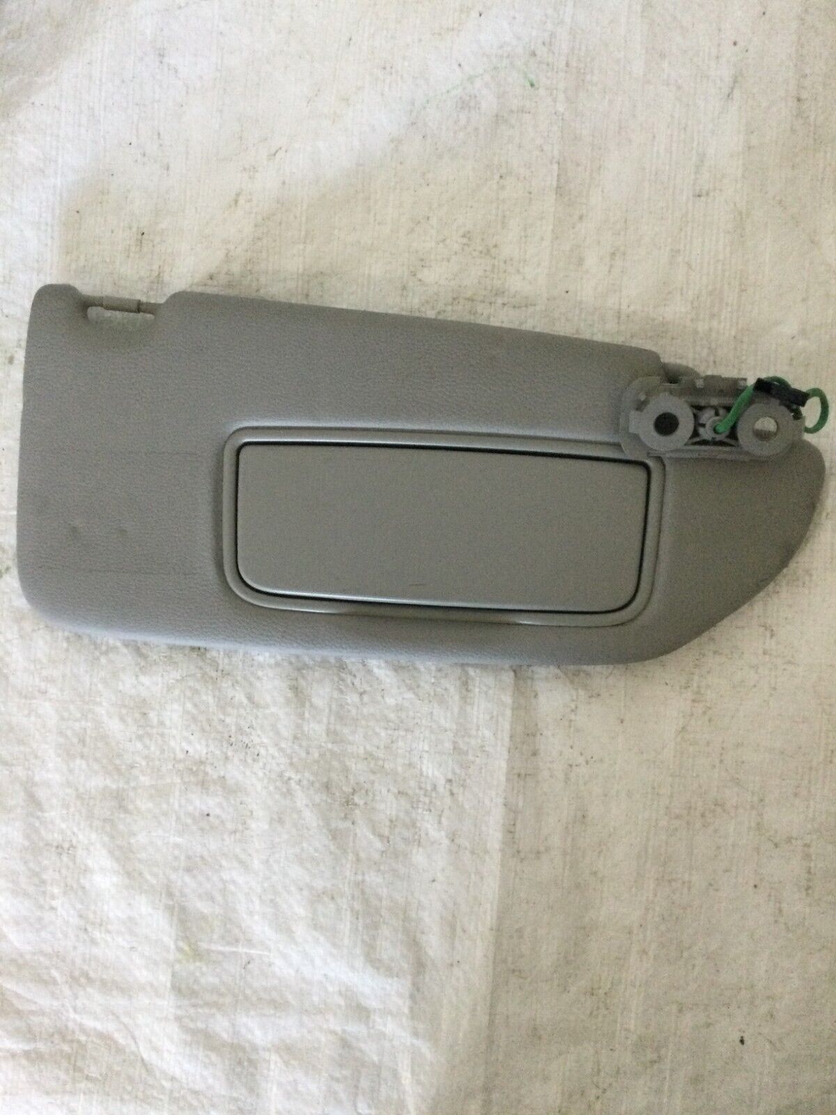 2004 Volvo S60 Sun Visor Right Illuminated Passenger Side OEM