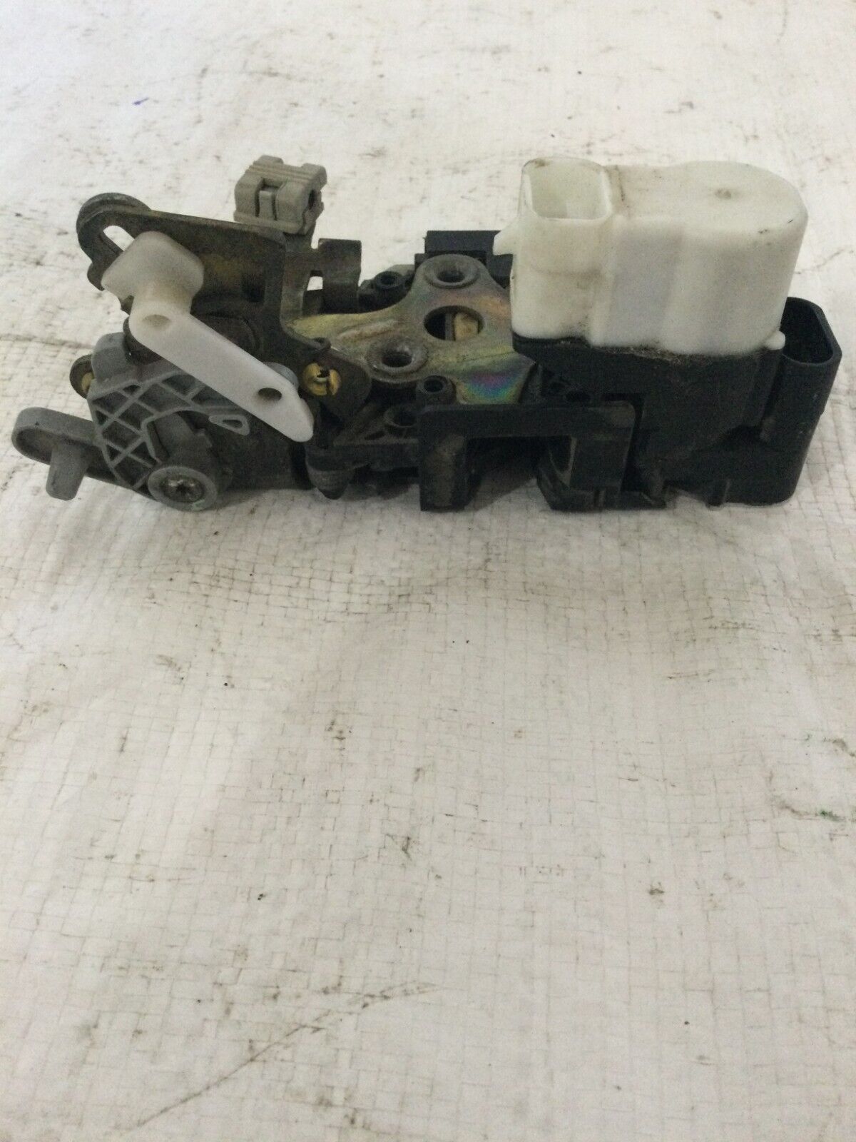 2003-2006 Cadillac Escalade EXT Rear Right Door Lock Actuator OEM 16639868