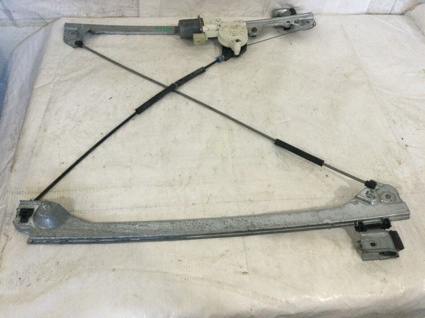2007 GMC Yukon Front Right Window Regulator Motor OEM