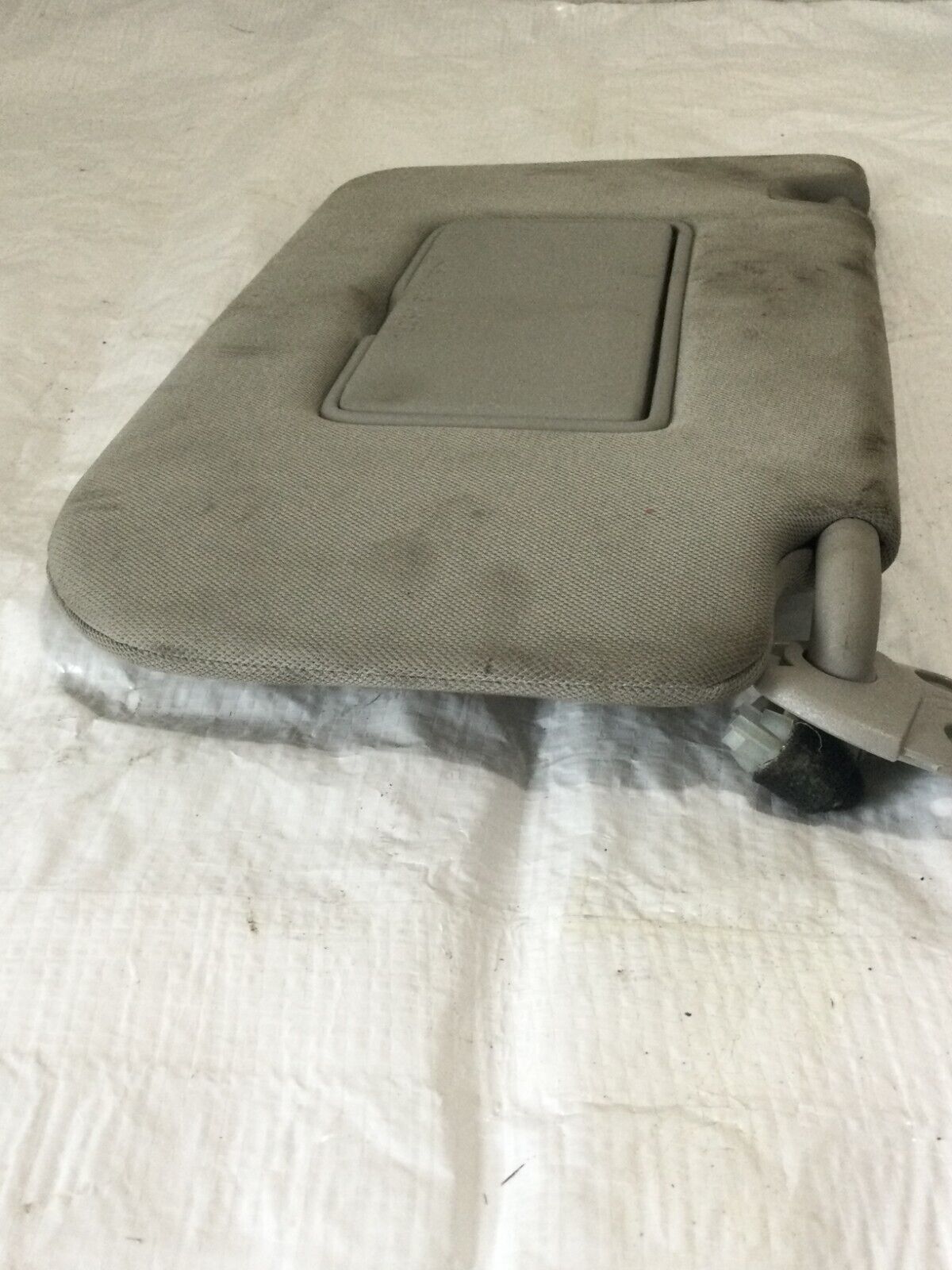 2017-2020 Nissan Rogue Illuminated Sun Visor RH Right Passenger Side OEM