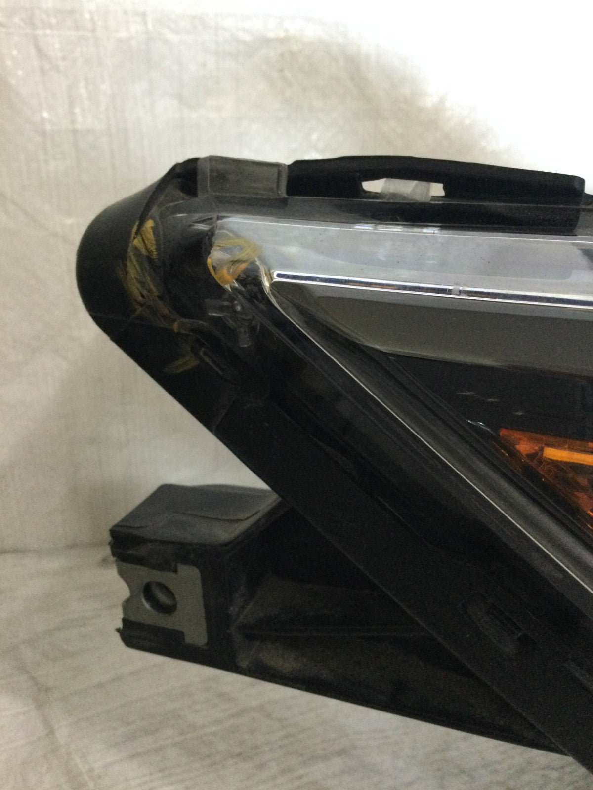 2016-2021 Mitsubishi Outlander Right Passenger Side LED Headlight OEM DAMAGED