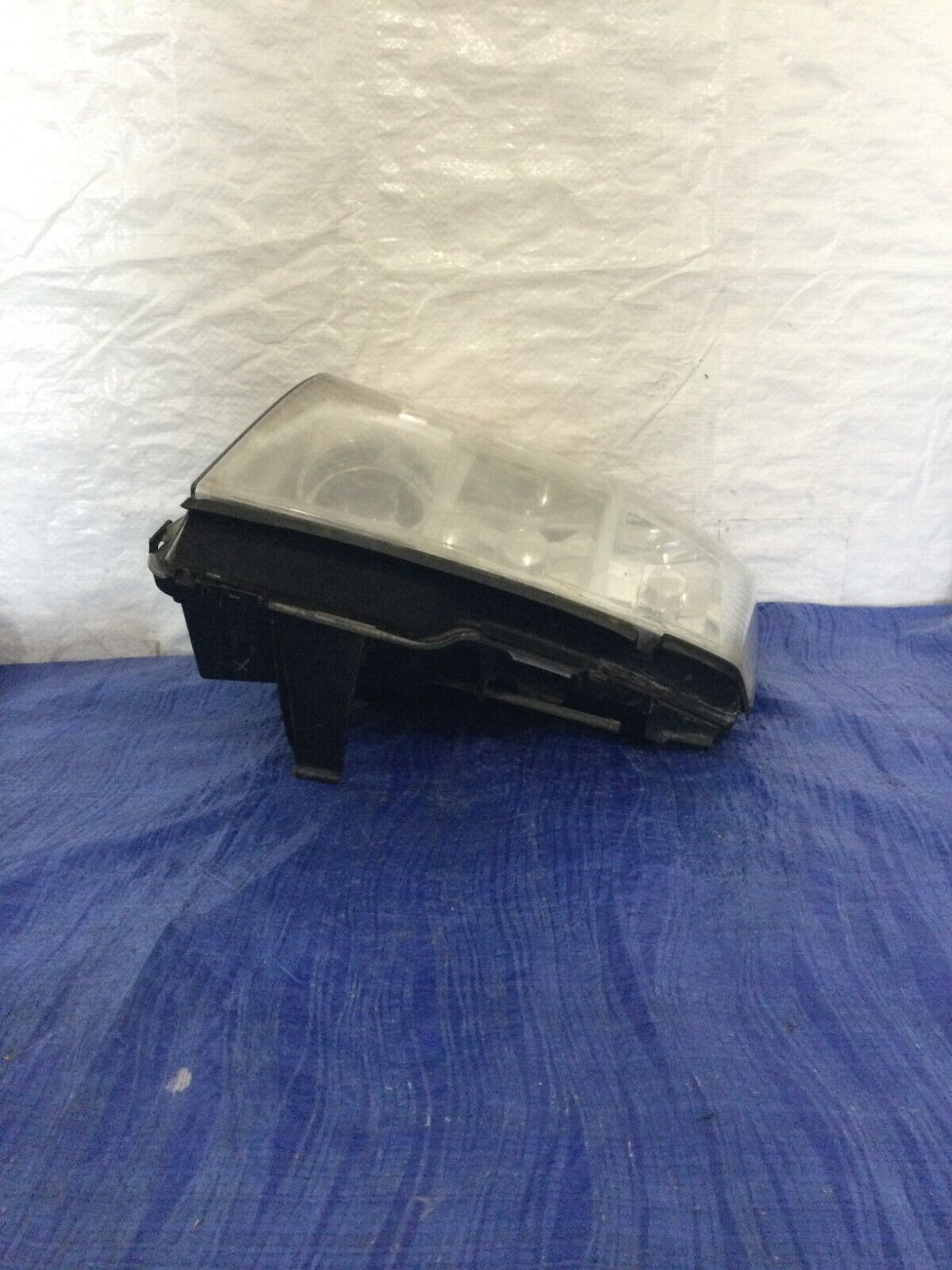 2007 Cadillac Escalade ESV Headlight Right Passenger Side OEM RH