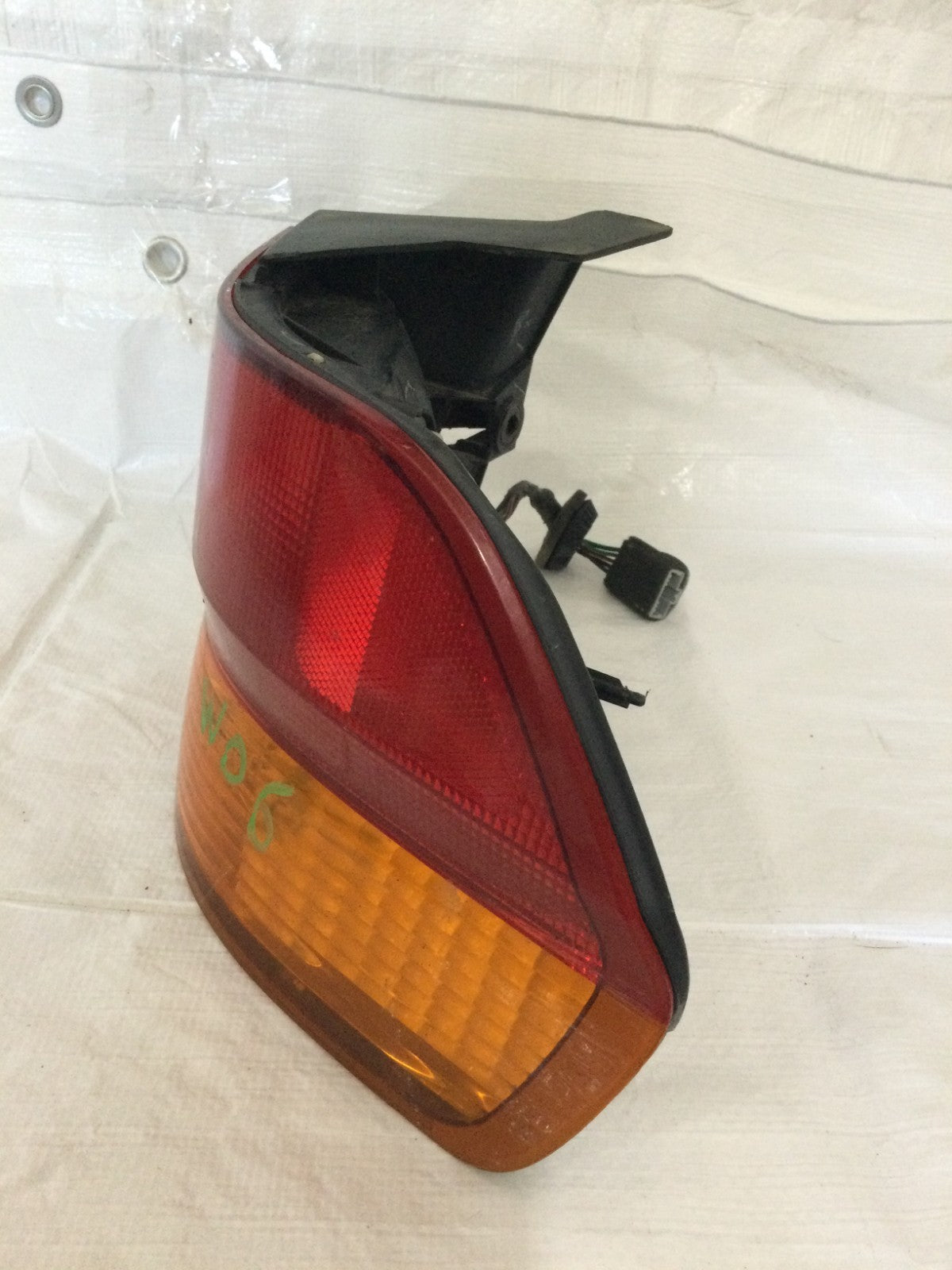 1999 - 2004 Honda Odyssey Tail Light Assembly Right Passenger Side MARKED DAMAGE