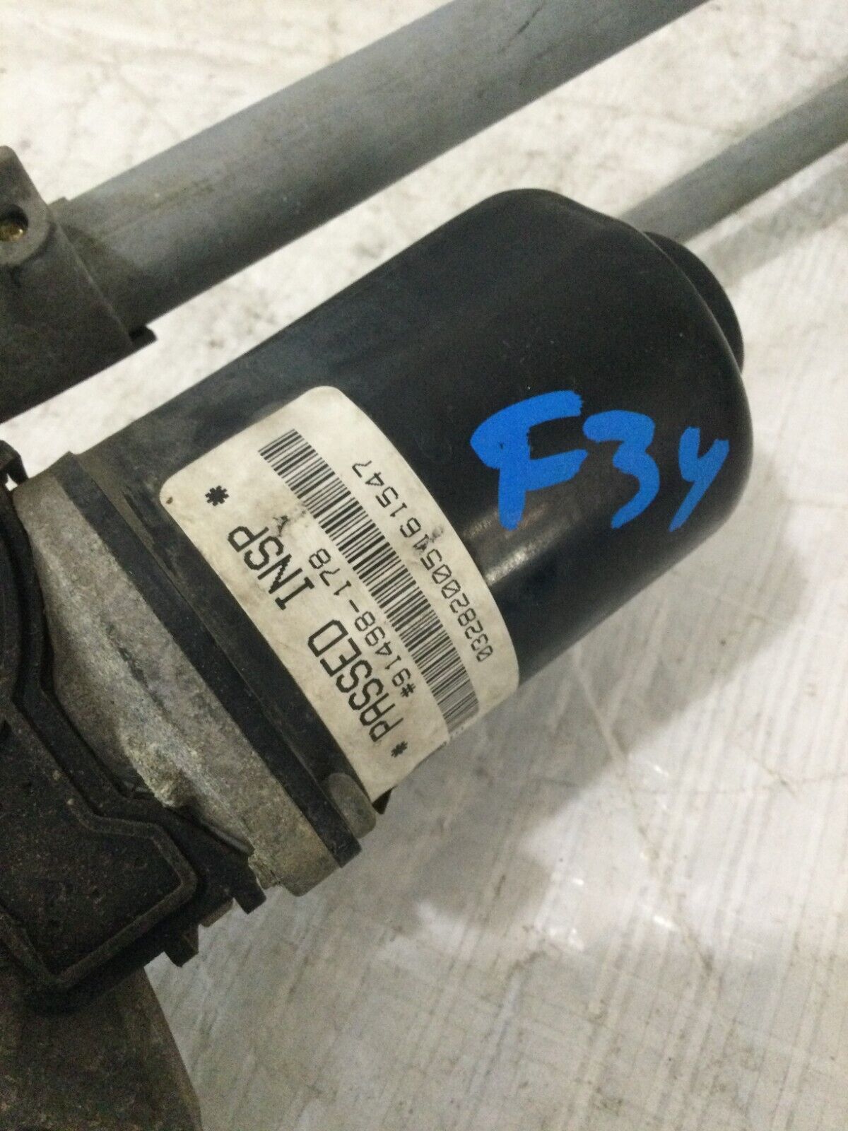 2005 Dodge Ram 1500 Front Wiper Motor W/ Linkage OEM