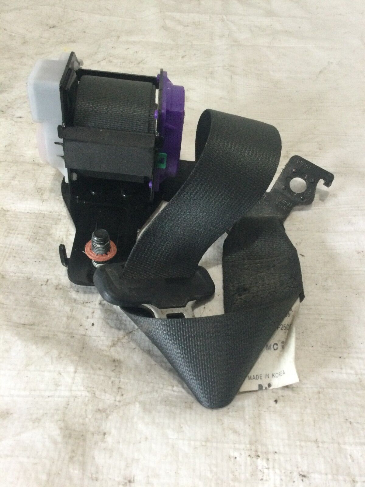 2017 Hyundai Elantra  Rear Right  Center Seat Belt Retractor OEM