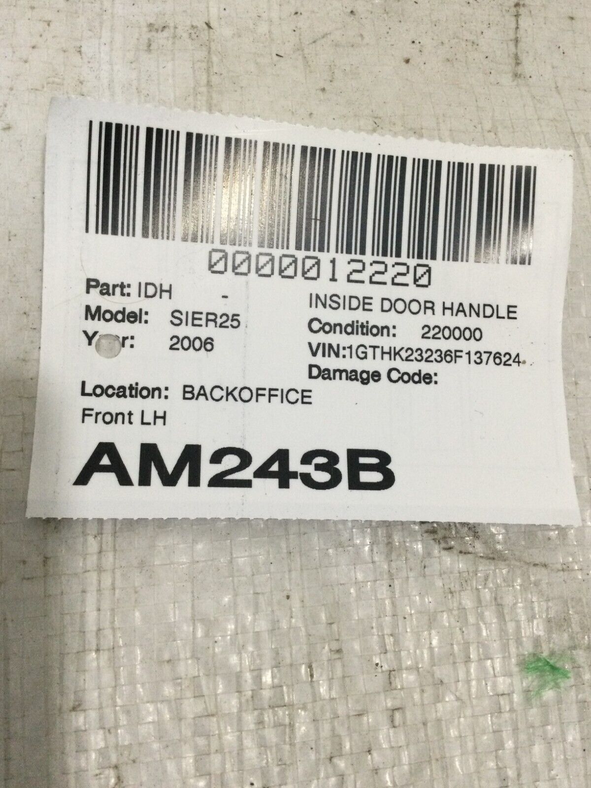 2006 GMC Sierra 2500HD Front Left Interior Door Handle OEM 15186042