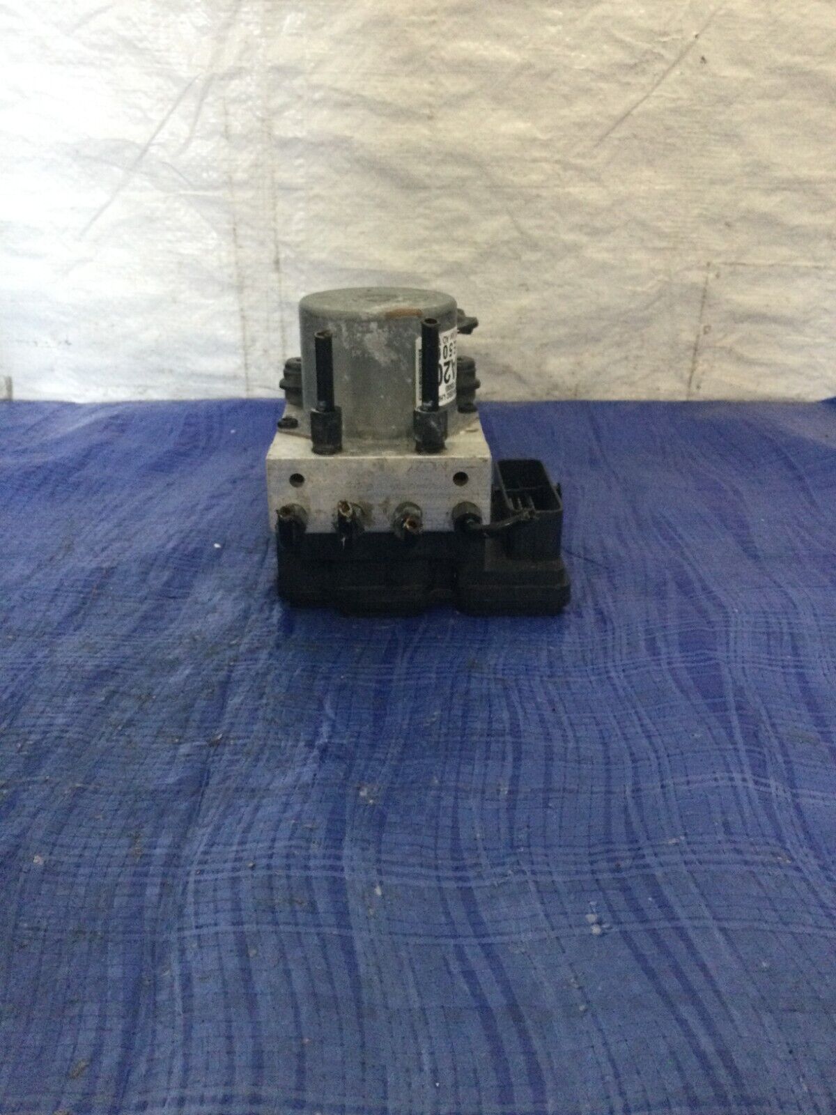 2017-2018 Hyundai Elantra Abs Pump Control Module 58900-F2500 OEM