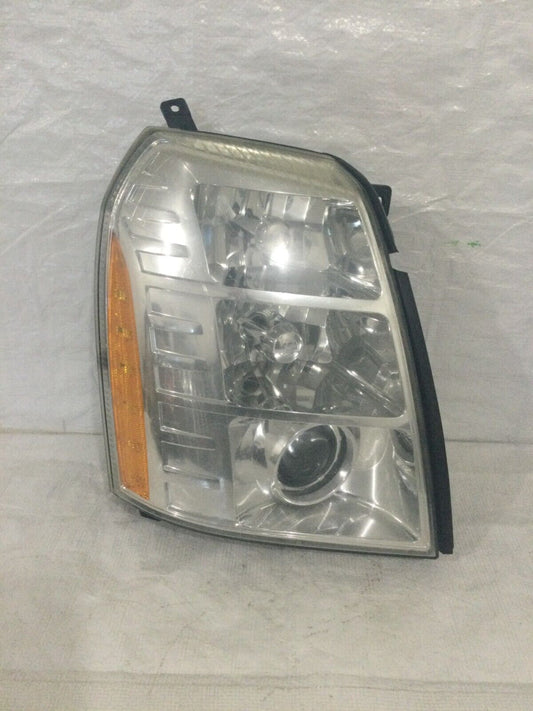2007 Cadillac Escalade ESV Headlight Right Passenger Side OEM RH