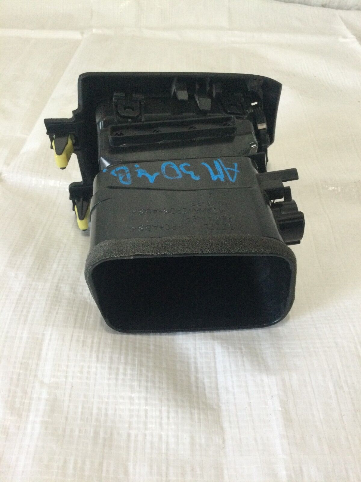 2018 Toyota Rav4 Hybrid Left Center AC Air Vent OEM 55670-42080