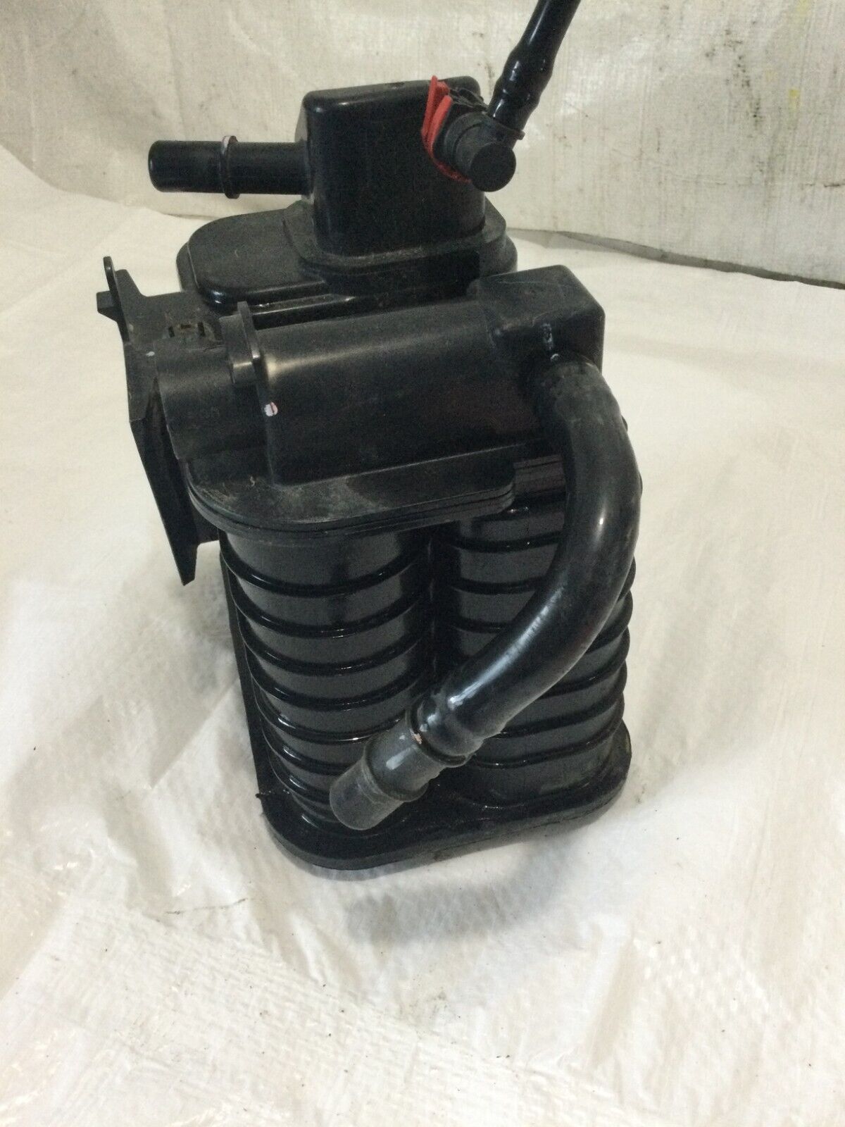 2016-2017 Chevrolet Cruze Fuel Evaporator Emission Canister 13372197 OEM