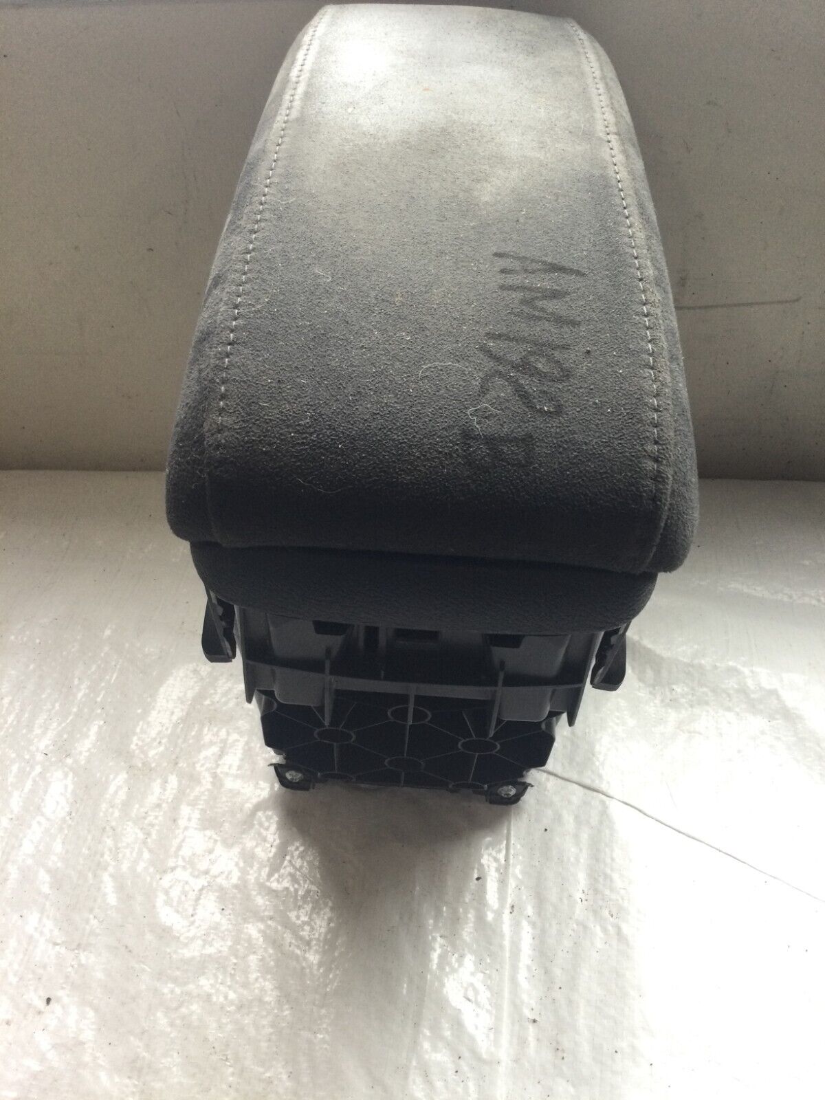2007 Honda Civic Front Center Console W/ Arm Rest OEM ( Damaged Console )