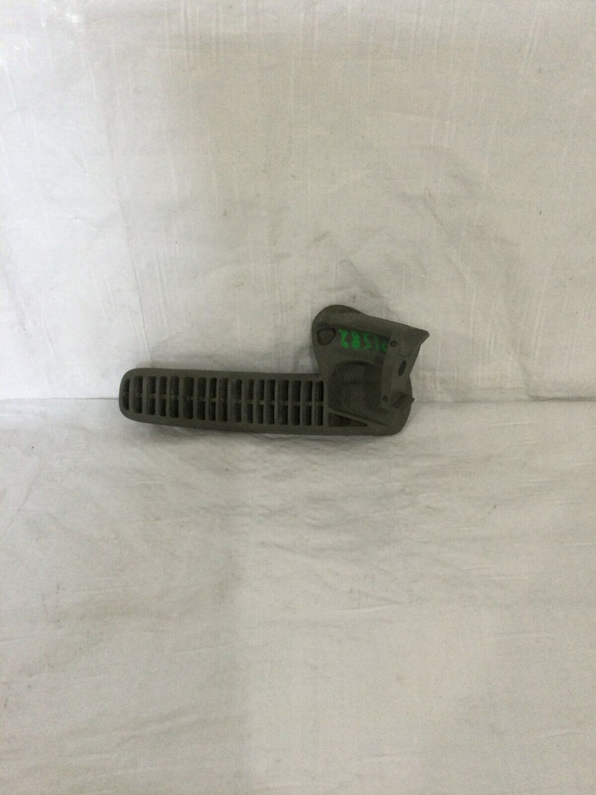 2004 Dodge Ram 2500 Front Right Interior Door Handle OEM