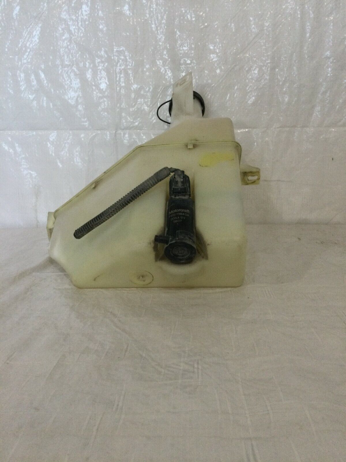 2005 Ford F-350SD Windshield Washer Bottle OEM 6.0L Diesel