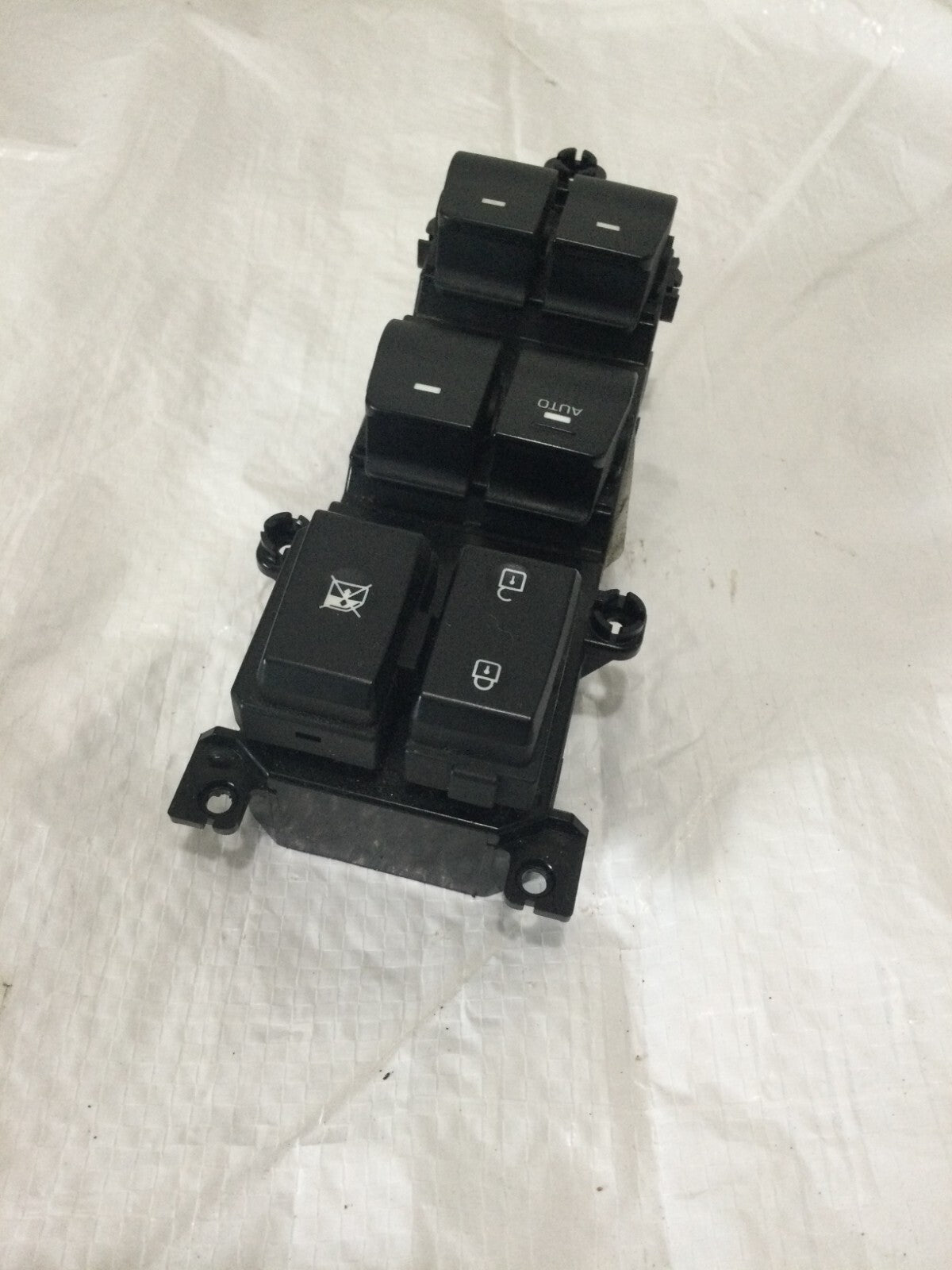 2016-2021 Hyundai Tucson Front Left Driver Master Power Window Switch 93570D3020