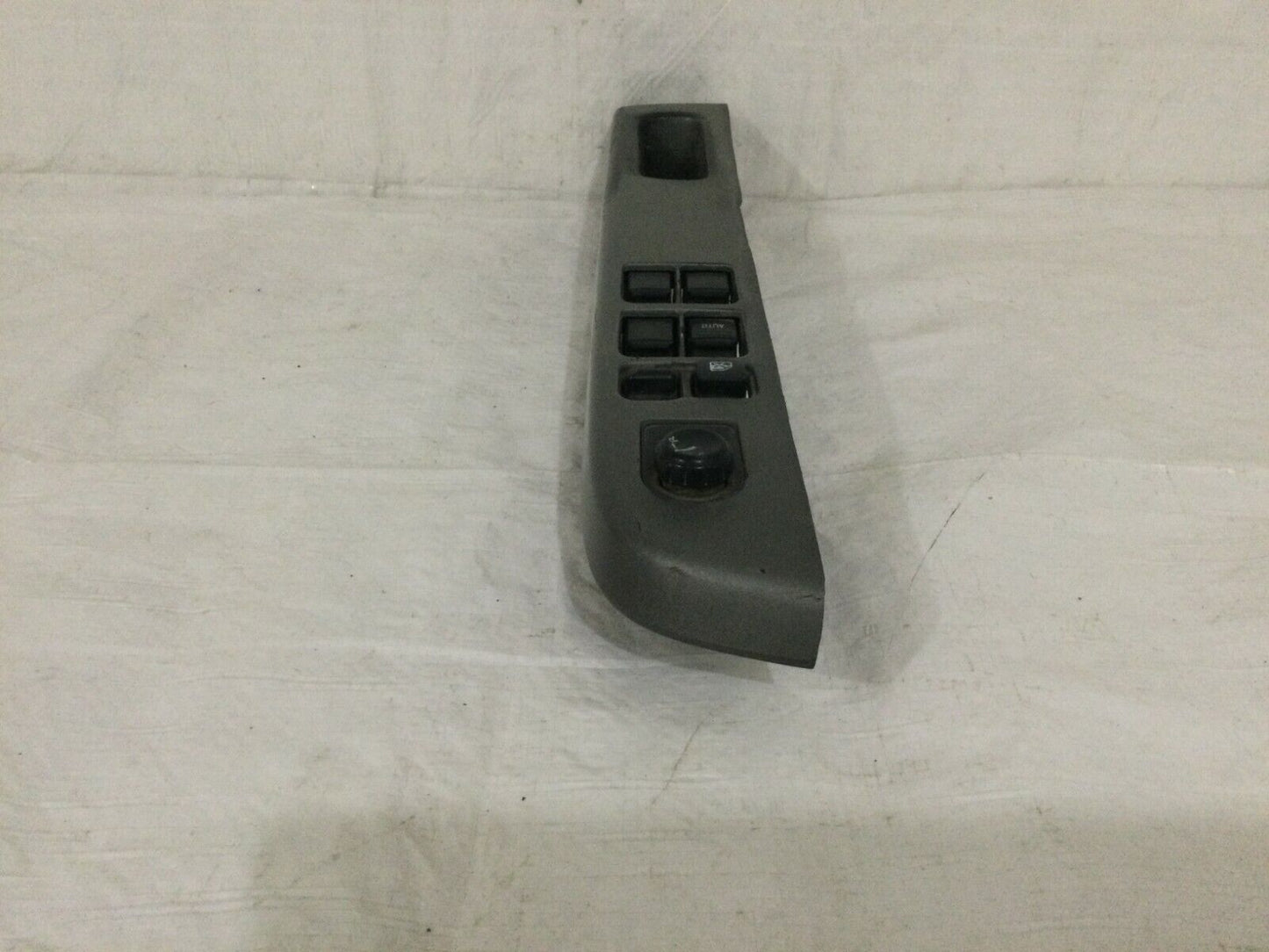 2000-2004 Nissan Xterra Front Left Driver Master Power Window Switch 80961-8Z500