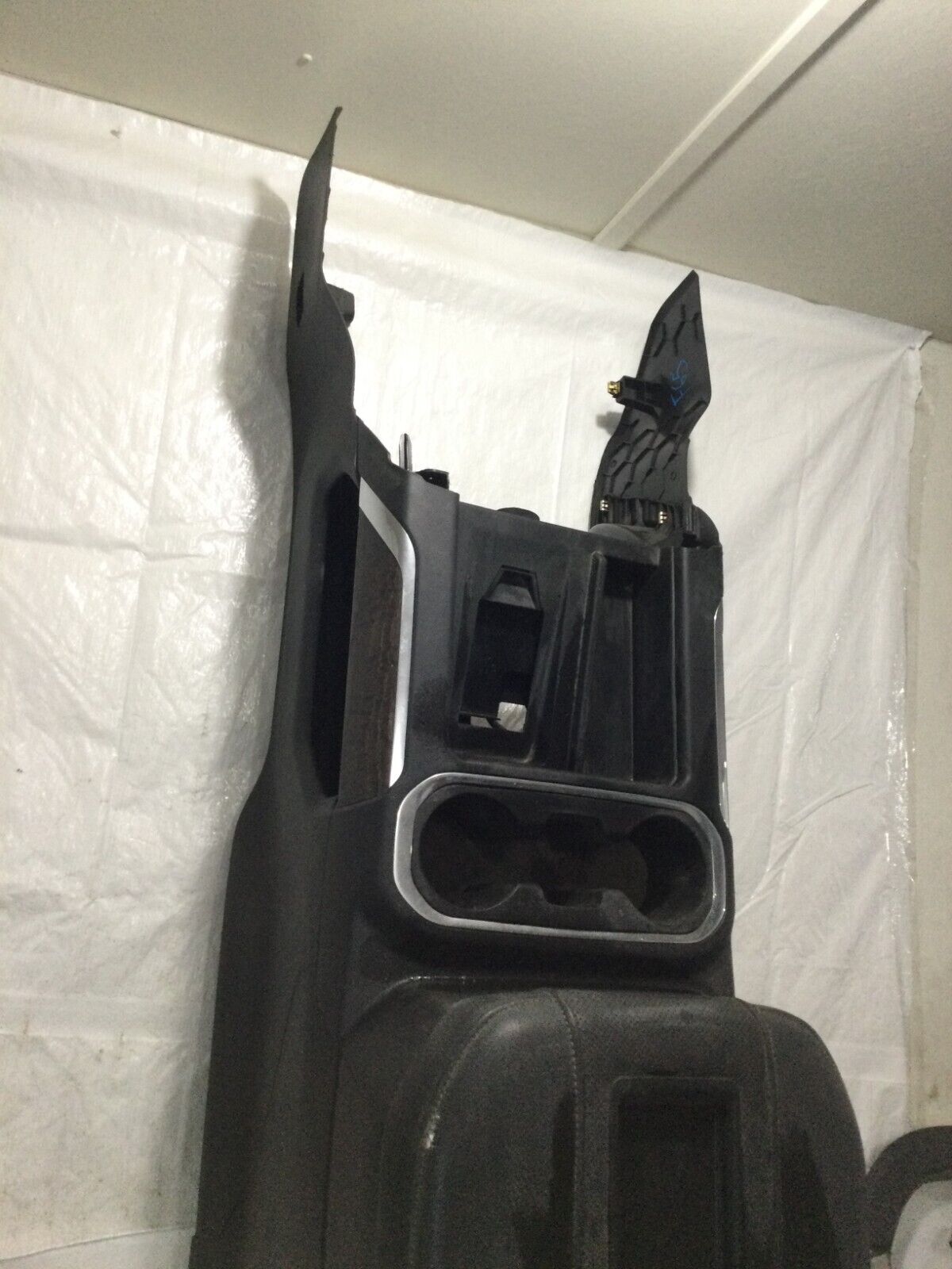 2021 GMC Sierra 3500 HD Denali Front Floor Console W/ Armrest OEM