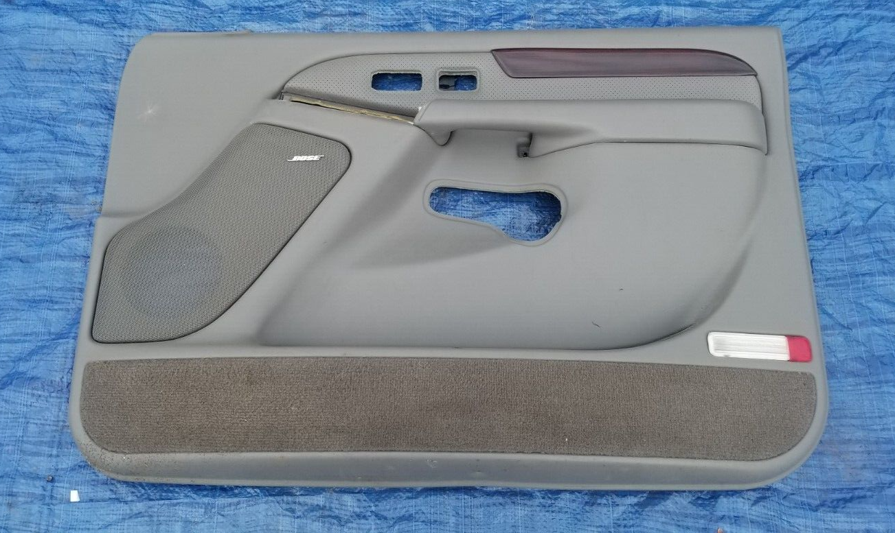 2003-2006 Cadillac Escalade EXT Front Right Door Trim Panel OEM 15192755