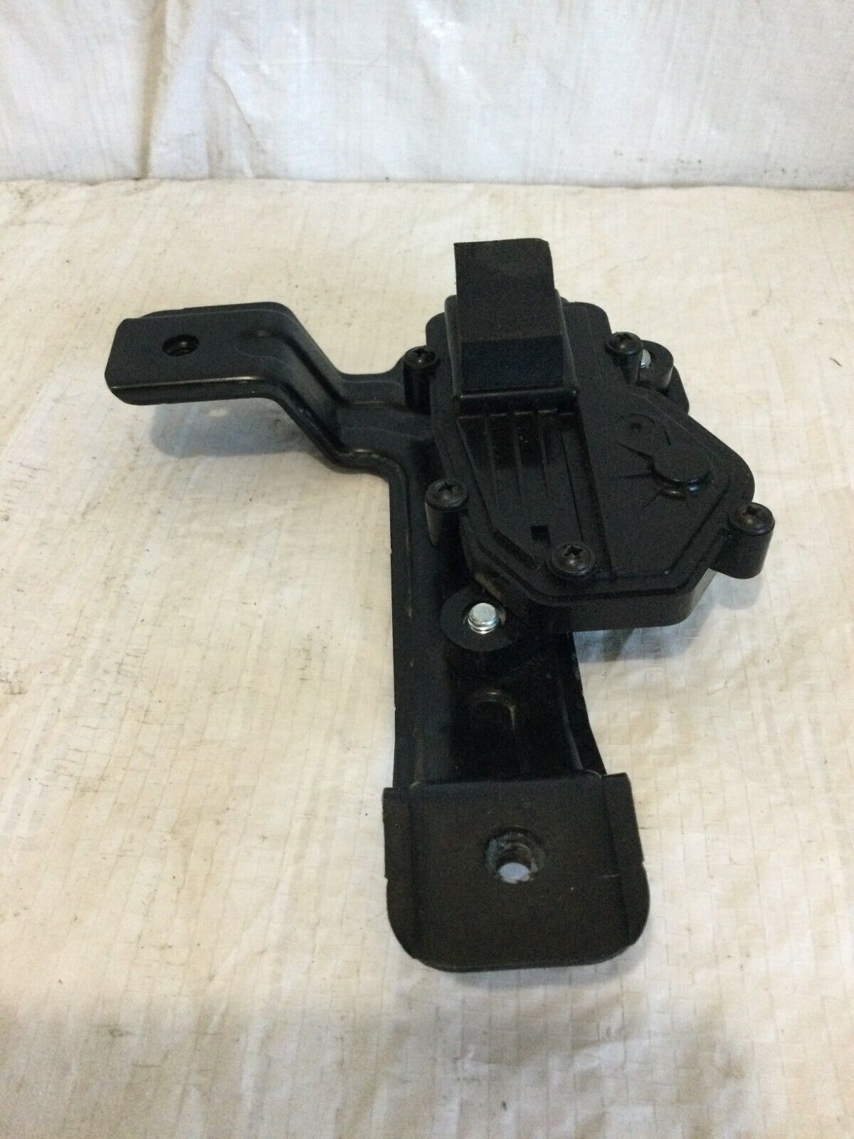 2019 GMC Sierra 1500 Tailgate lock Actuator OEM