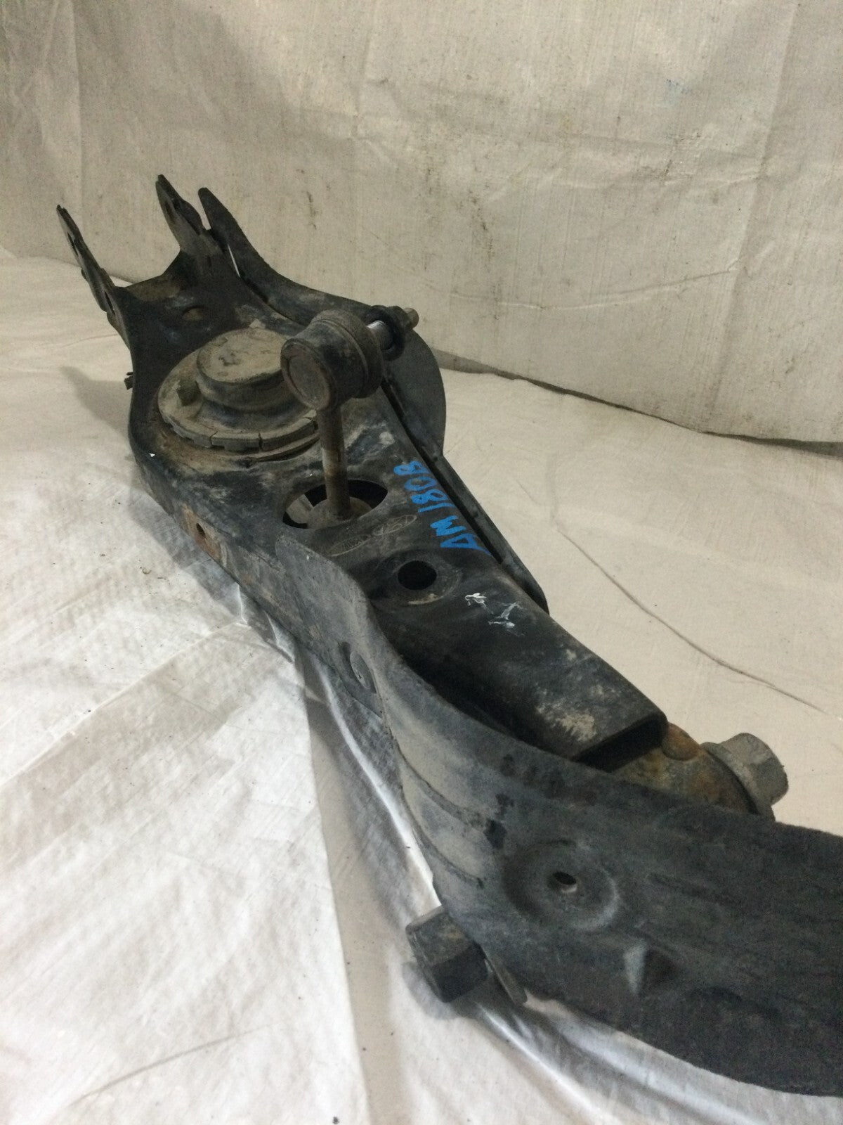 2016-2019 Kia Sorento Rear Left Lower Control Arm OEM