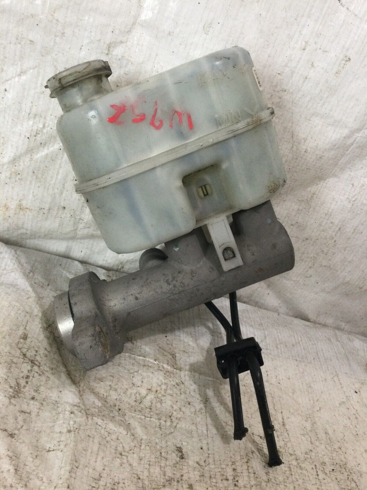 2007 Chevrolet Tahoe Master Brake Cylinder W/ Reservoir OEM