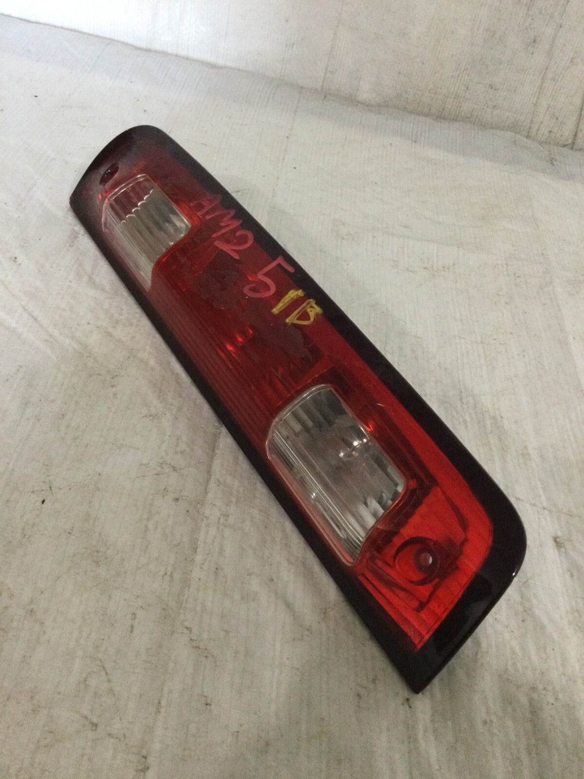 2019 RAM 1500 2500 CENTER HIGH MOUNT STOP LAMP THIRD BRAKE LIGHT OEM