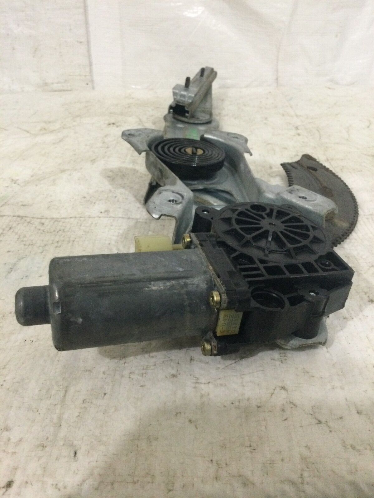2004 Dodge Ram 1500 Front Right Regulator Motor OEM
