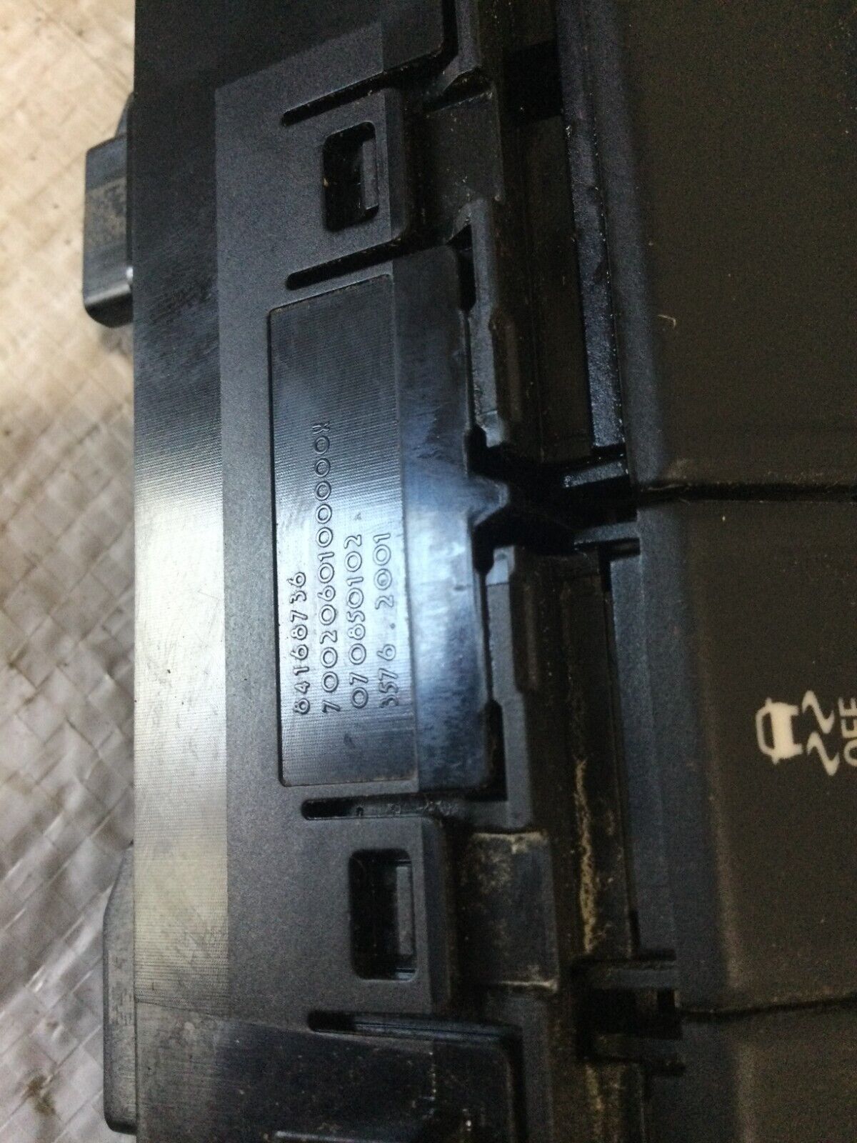 2019 Chevrolet Silverado 1500 Front Center Dashboard Switch Panel 84168736 OEM