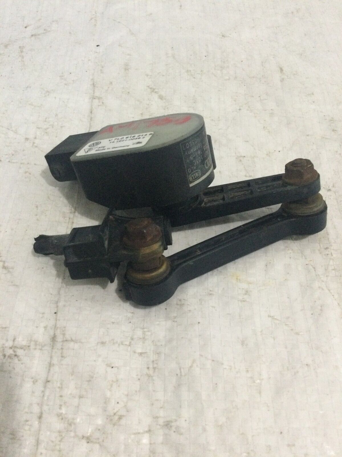2007 Volkswagen Touareg Front Left Headlight Suspension Leveling Sensor OEM