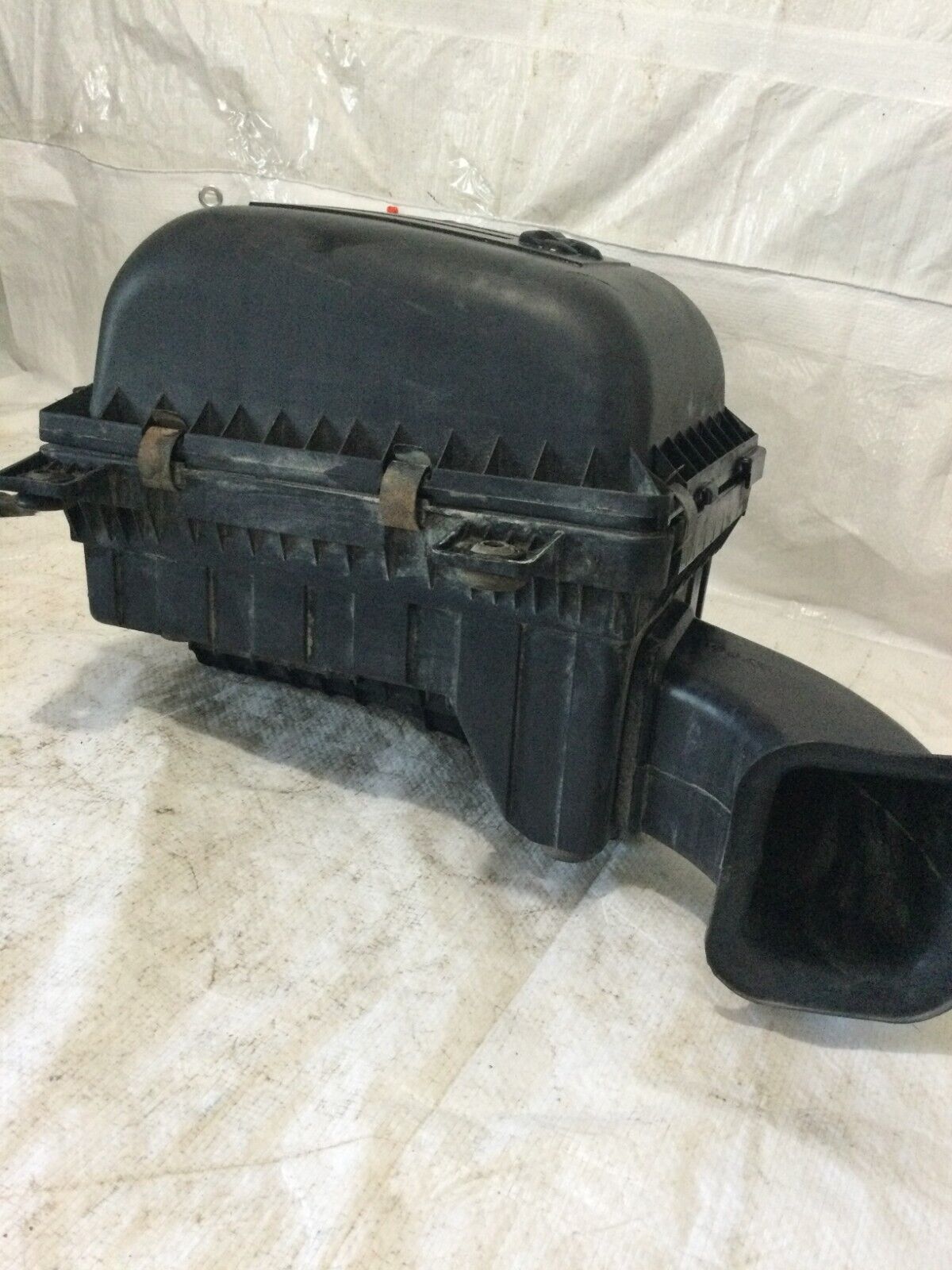 2005 Dodge Ram 1500 Air Cleaner Filter Box Assembly OEM