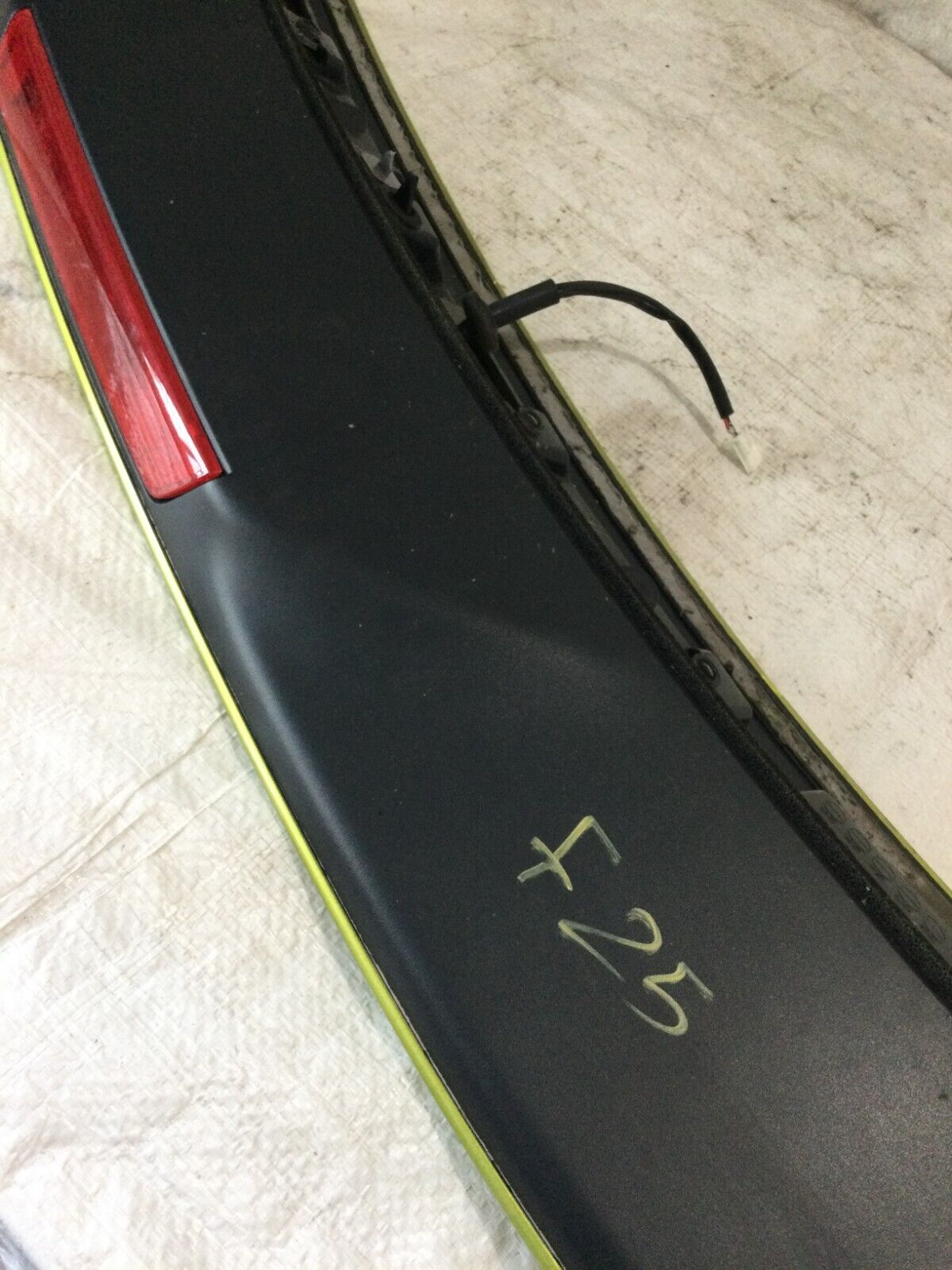 2017-2019 Nissan Rogue Sport Green Rear Spoiler OEM.