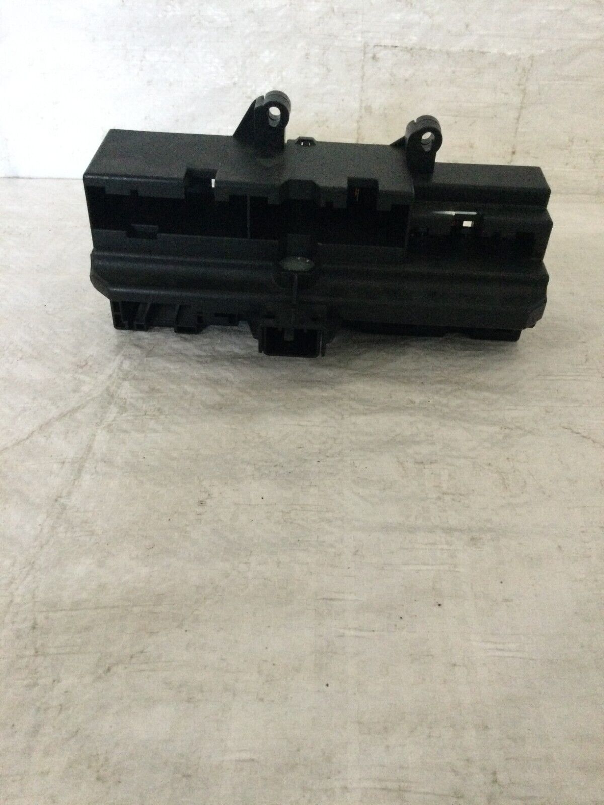 2004 BMW 745i E65/E66 Cabin Fuse Box OEM