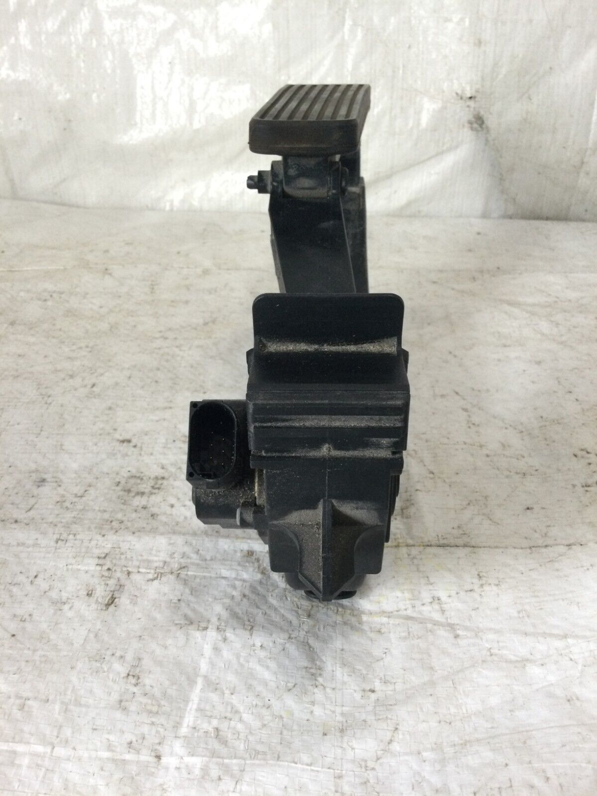 2004 Mercedes Benz S430 S Class Gas Pedal OEM A2203000104