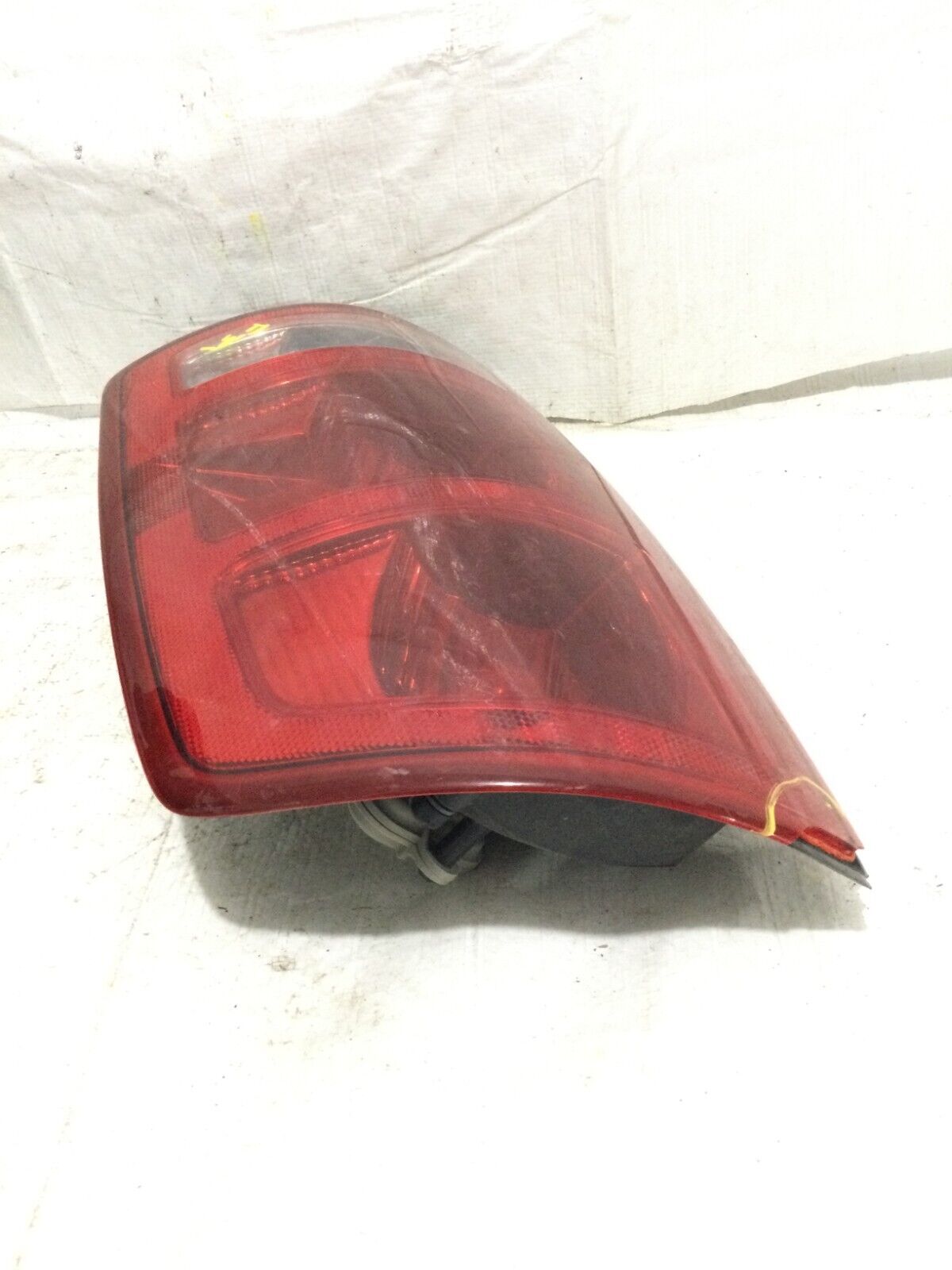 2003-2006  Dodge Ram 2500 Right Rear Tail Light Lamp OEM 55077343AB ( Damaged )