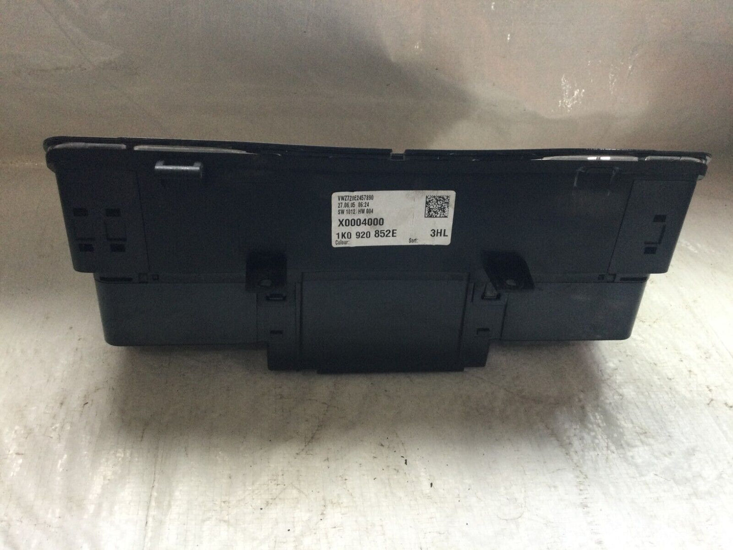 2006 Volkswagen Jetta Speedometer Cluster MPH OEM 1K0920852E
