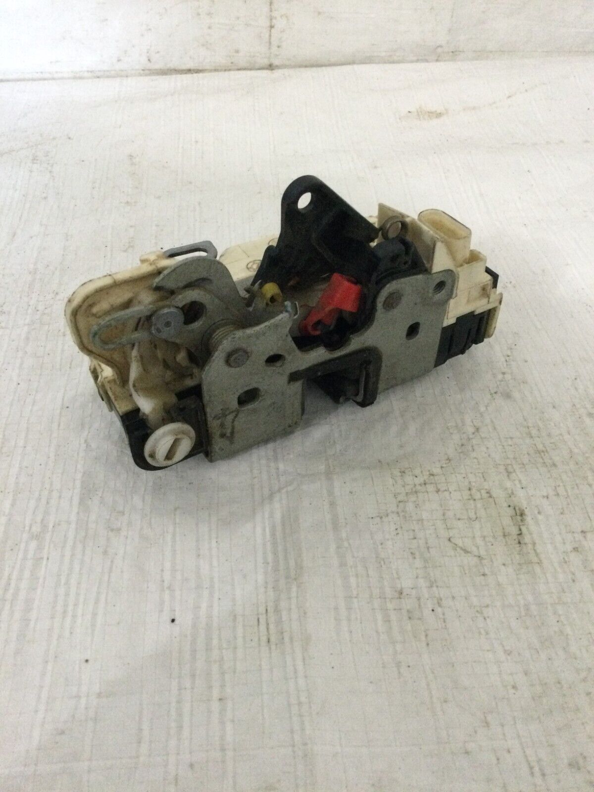 2018 Dodge RAM 3500 Right Rear Passenger Door Lock Actuator P04589650AD OEM