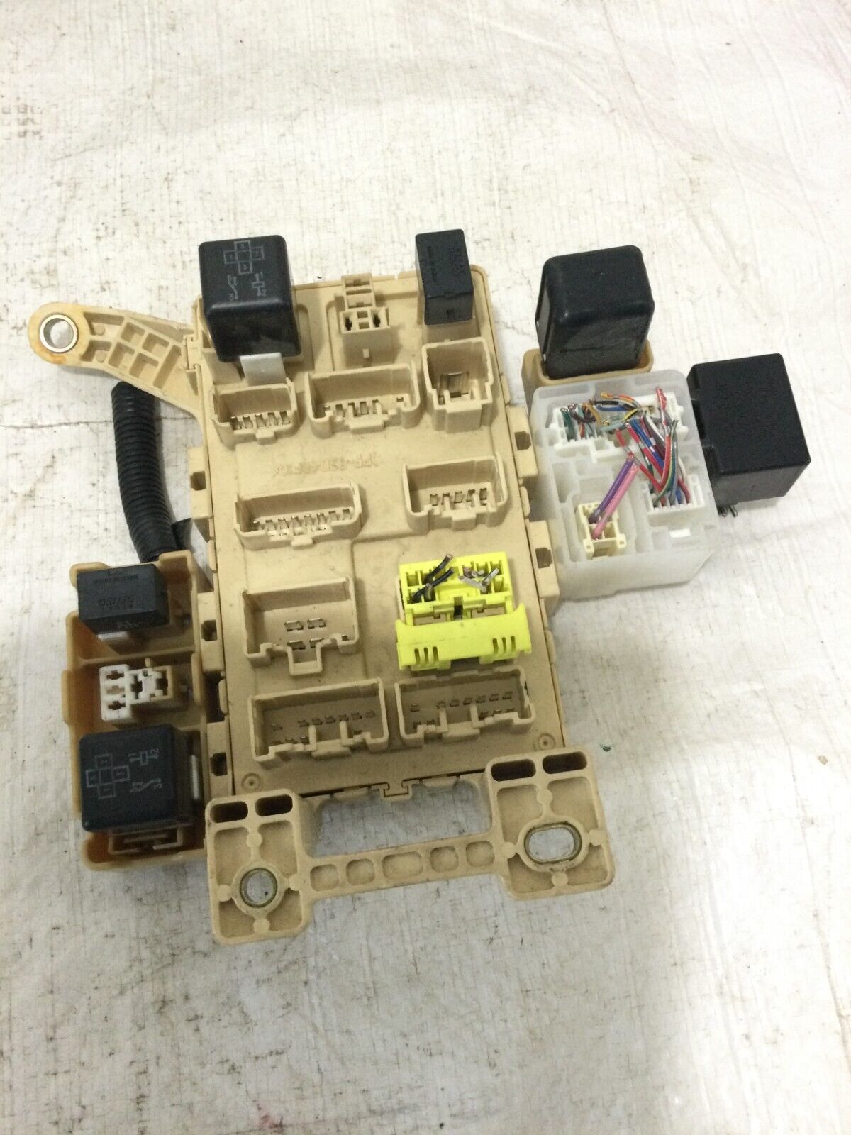 2003 Toyota Highlander  Fuse Box Relay  Module OEM