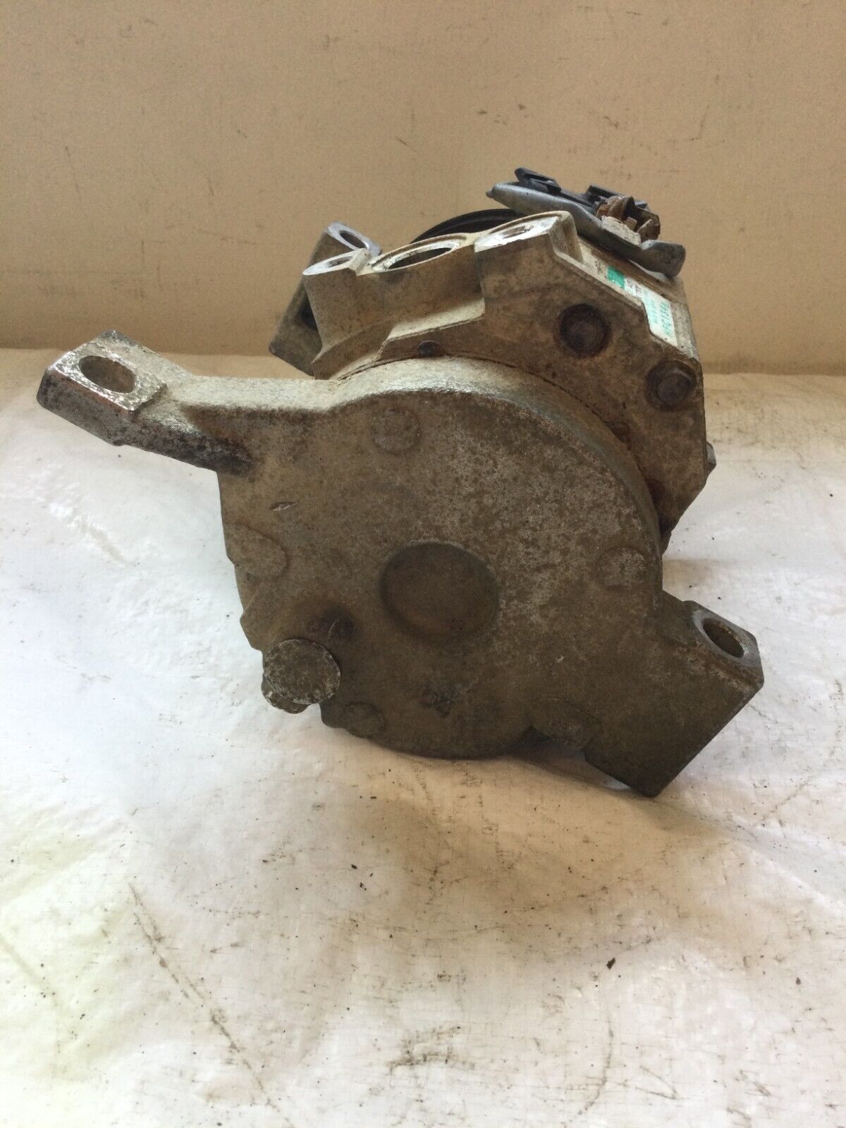 2007 Cadillac Escalade ESV A/C Air Compressor OEM HFC134a