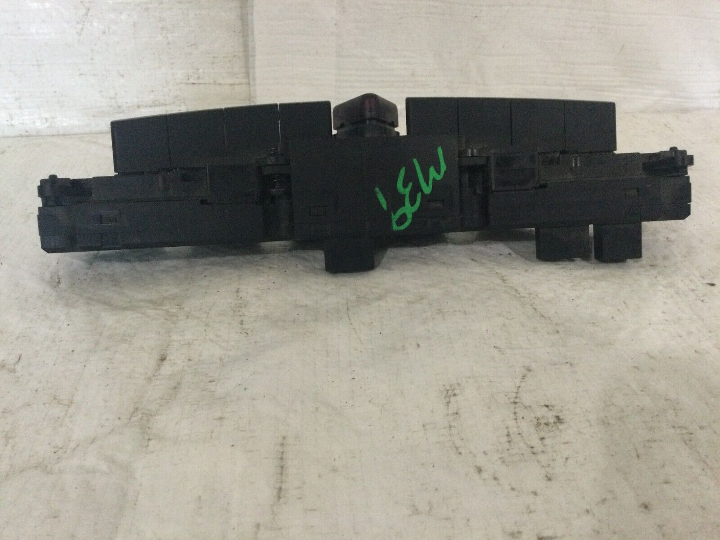 2004 Mercedes-Benz S430 Center Dash Control Lock W/Hazard Switch 2208218158 OEM