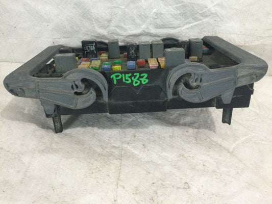 2013 Chevrolet Silverado 1500 Engine Fuse Box OEM 15910898