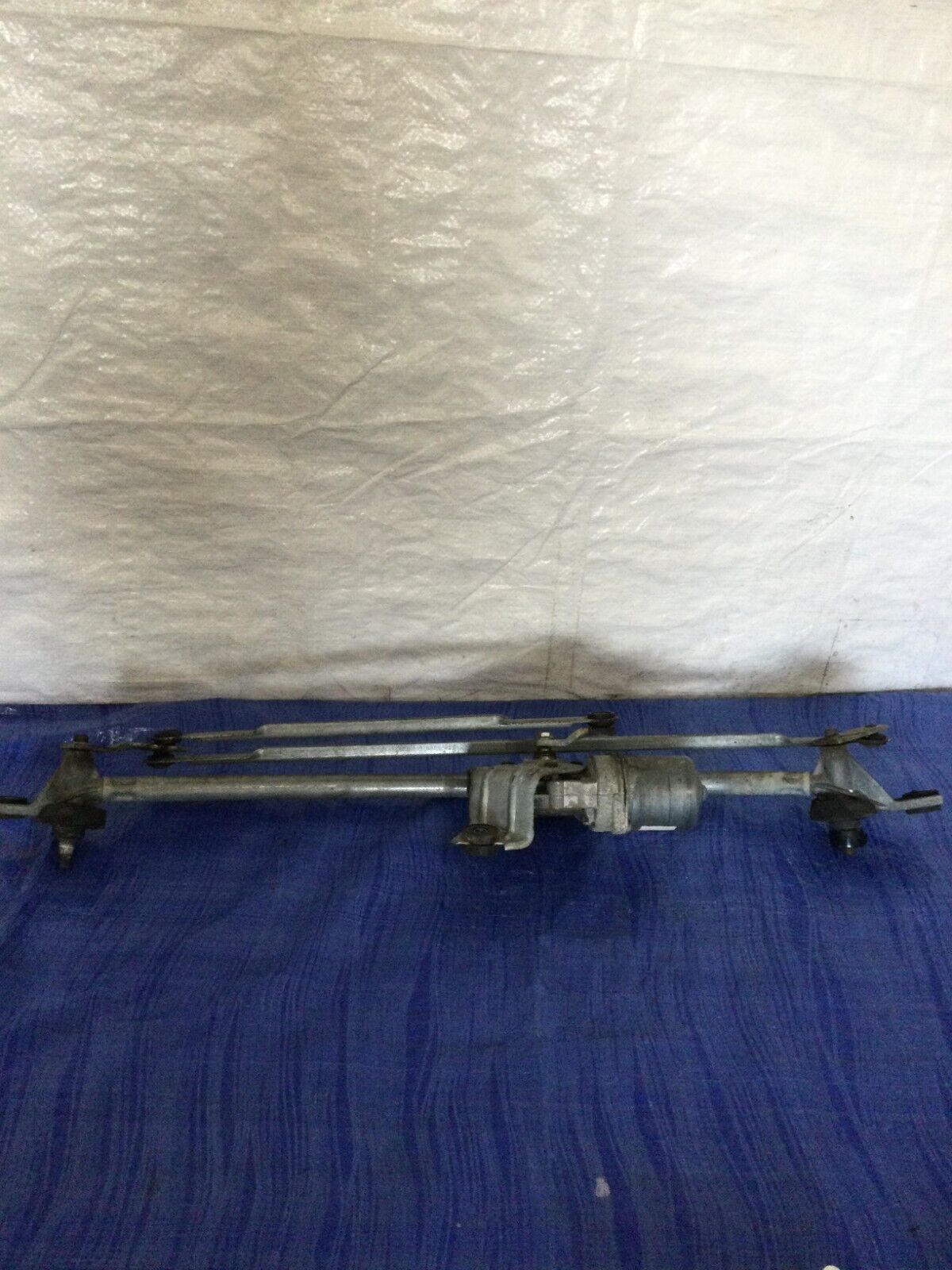 2007-2008 Cadillac Escalade ESV Front Windshield Wiper Motor W/ Linkage OEM