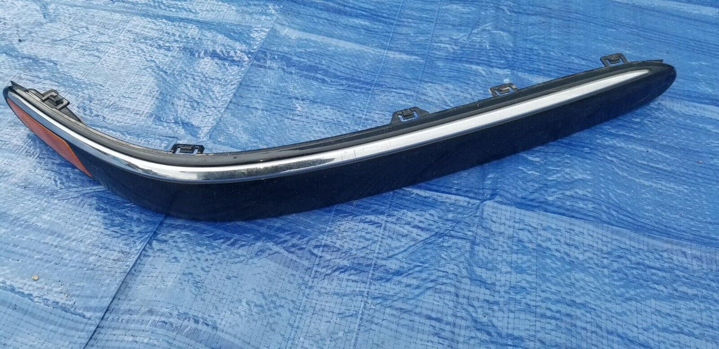 2004 Mercedes Benz S430 Right Front Turn Signal Reflector Light W/ Housing Trim