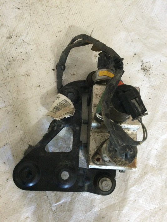 2014 Mercedes Benz GL63 5.5L Hydraulic Suspension Pump Valve OEM A1663201358