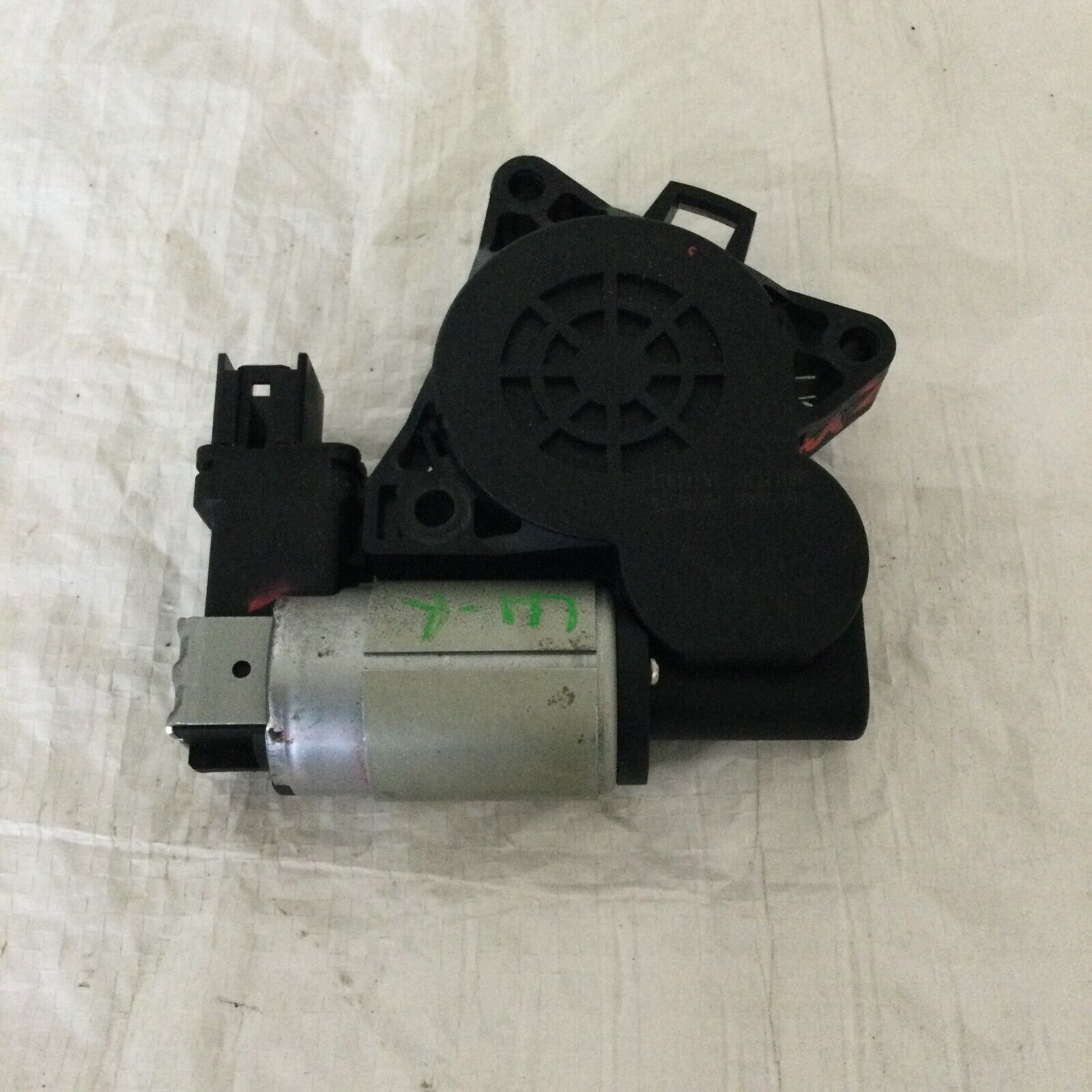 2004-2005 Mazda 6 Hatch Back Rear Left Power Window Motor OEM GJ6A 5858X